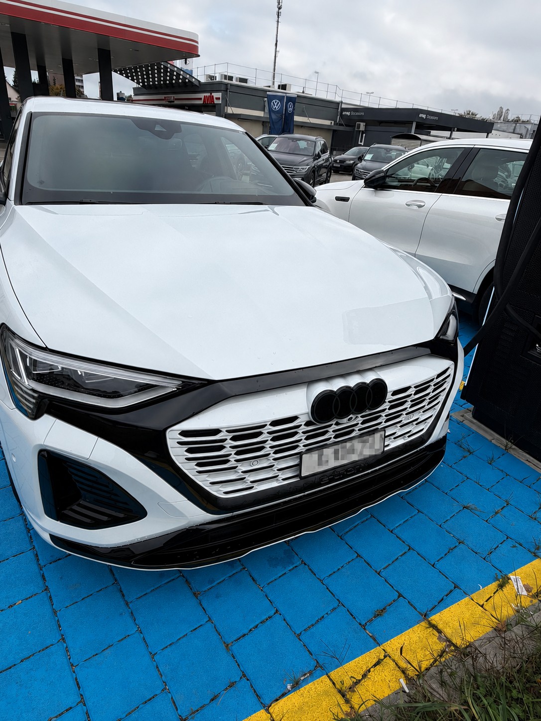 AUDI Q8 Sportback 50 e-tron S Line quattro-image-1