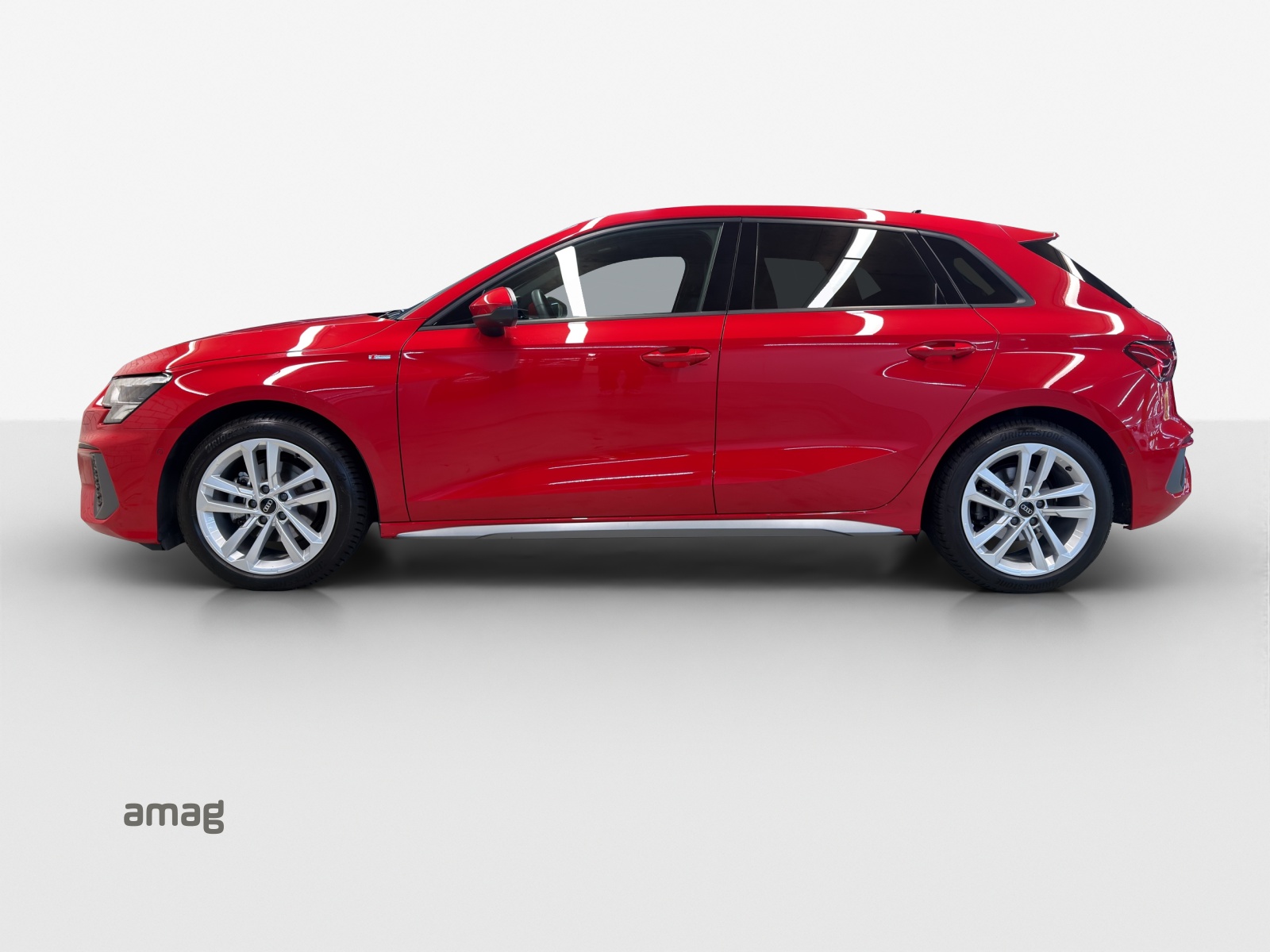 AUDI A3 Sportback 35 TFSI S line Attraction S-tronic-image-1