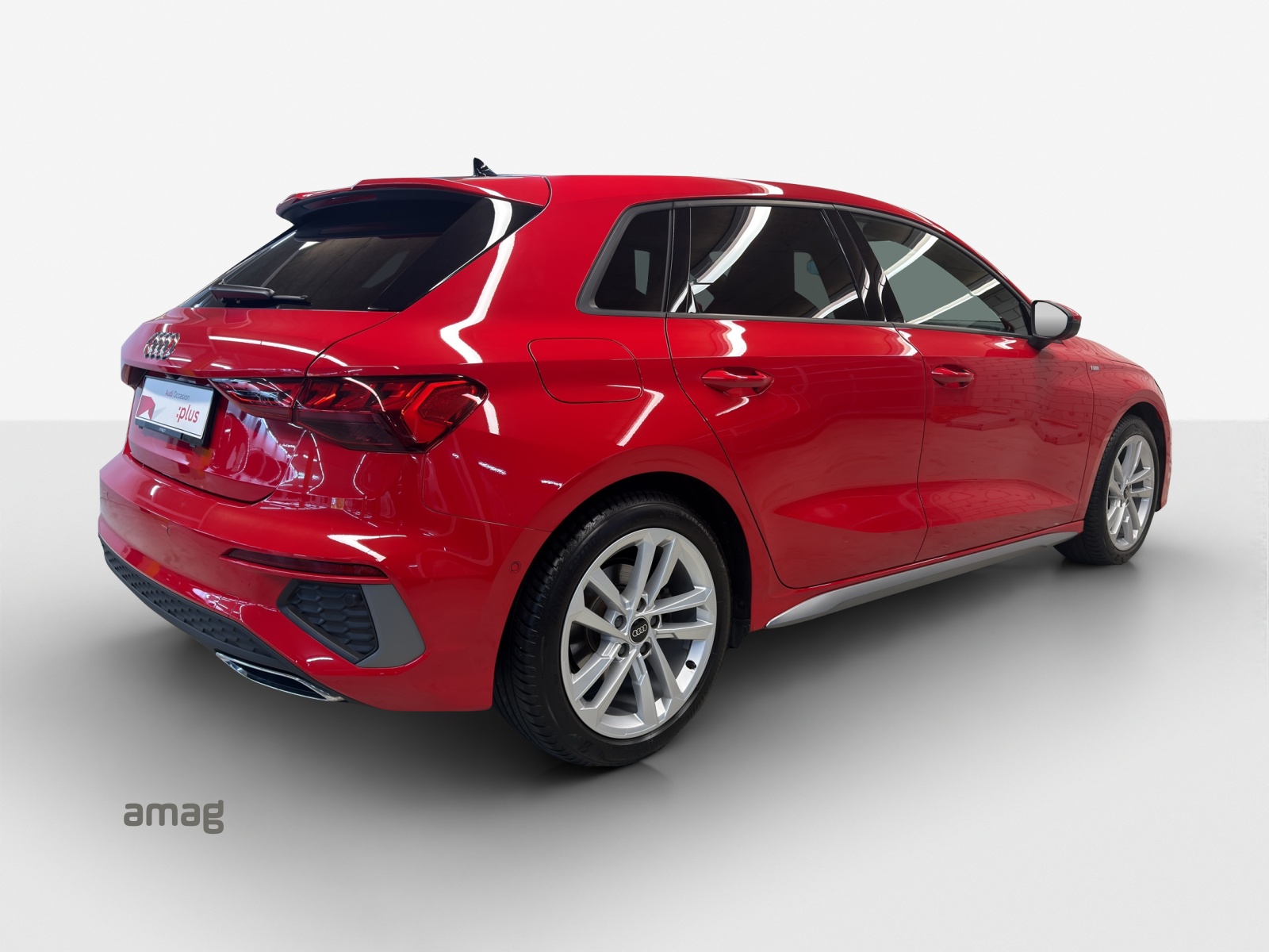 AUDI A3 Sportback 35 TFSI S line Attraction S-tronic-image-4