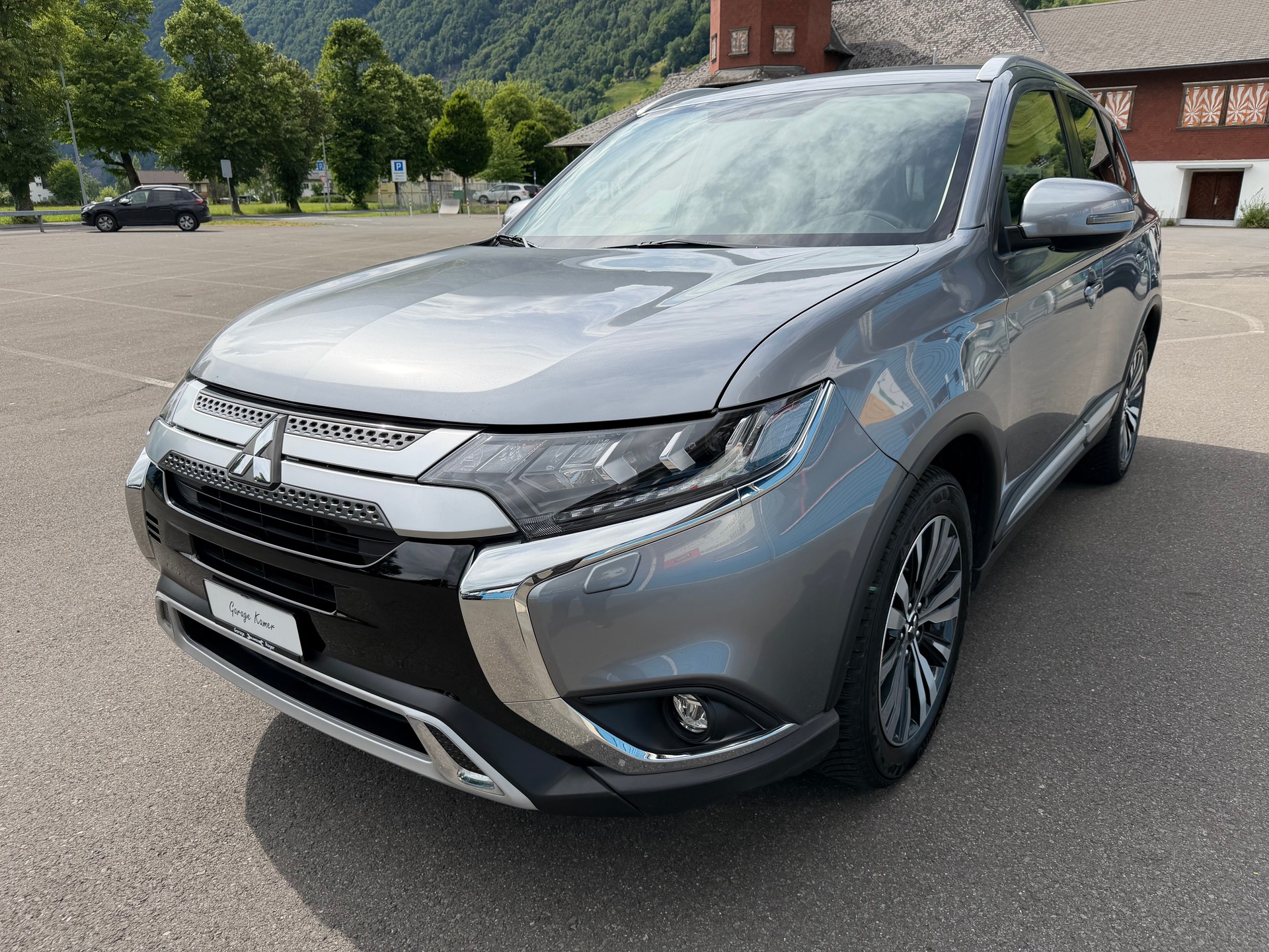 MITSUBISHI Outlander 2.0 Value 4WD CVT-image-1