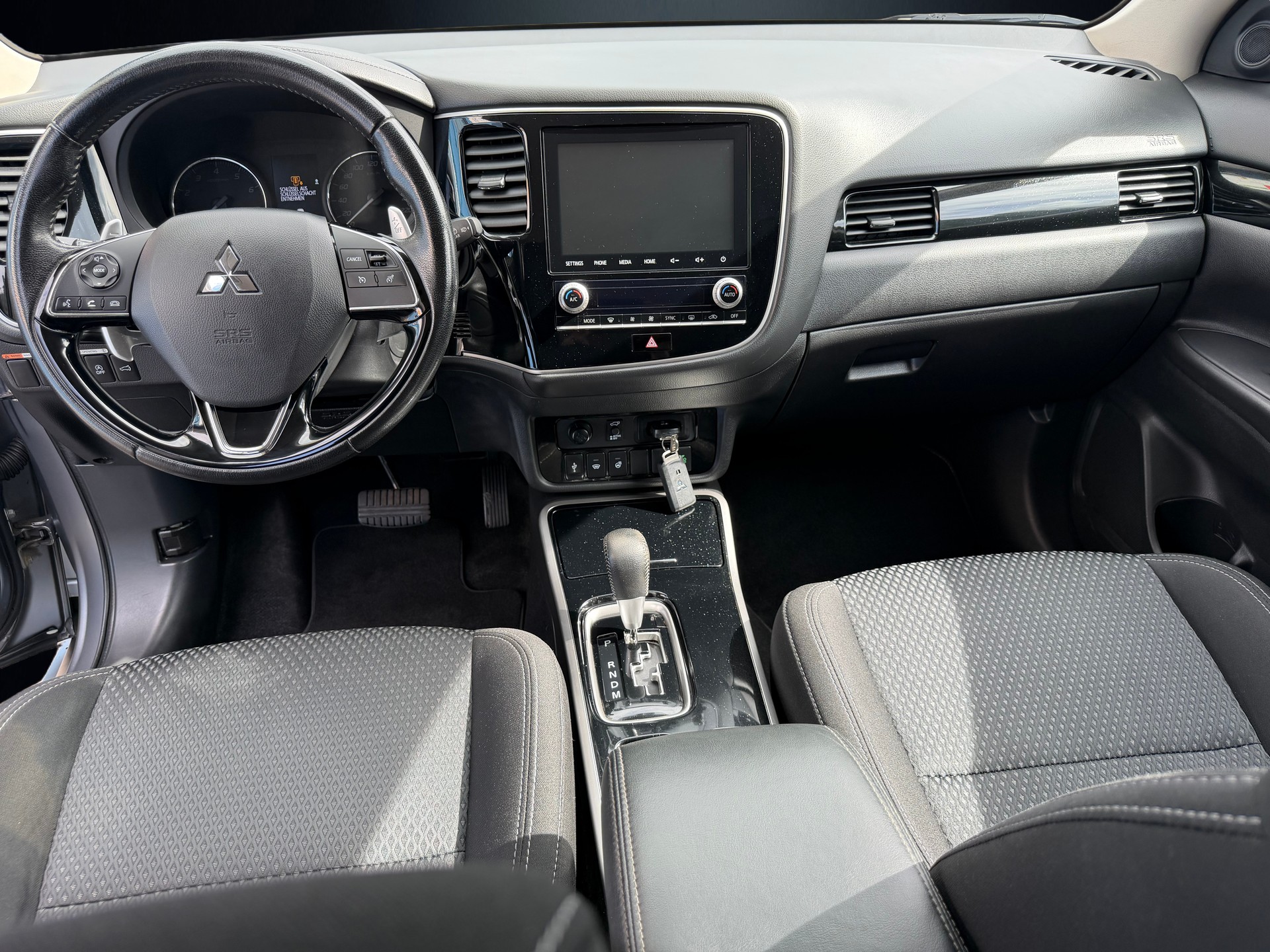 MITSUBISHI Outlander 2.0 Value 4WD CVT-image-7