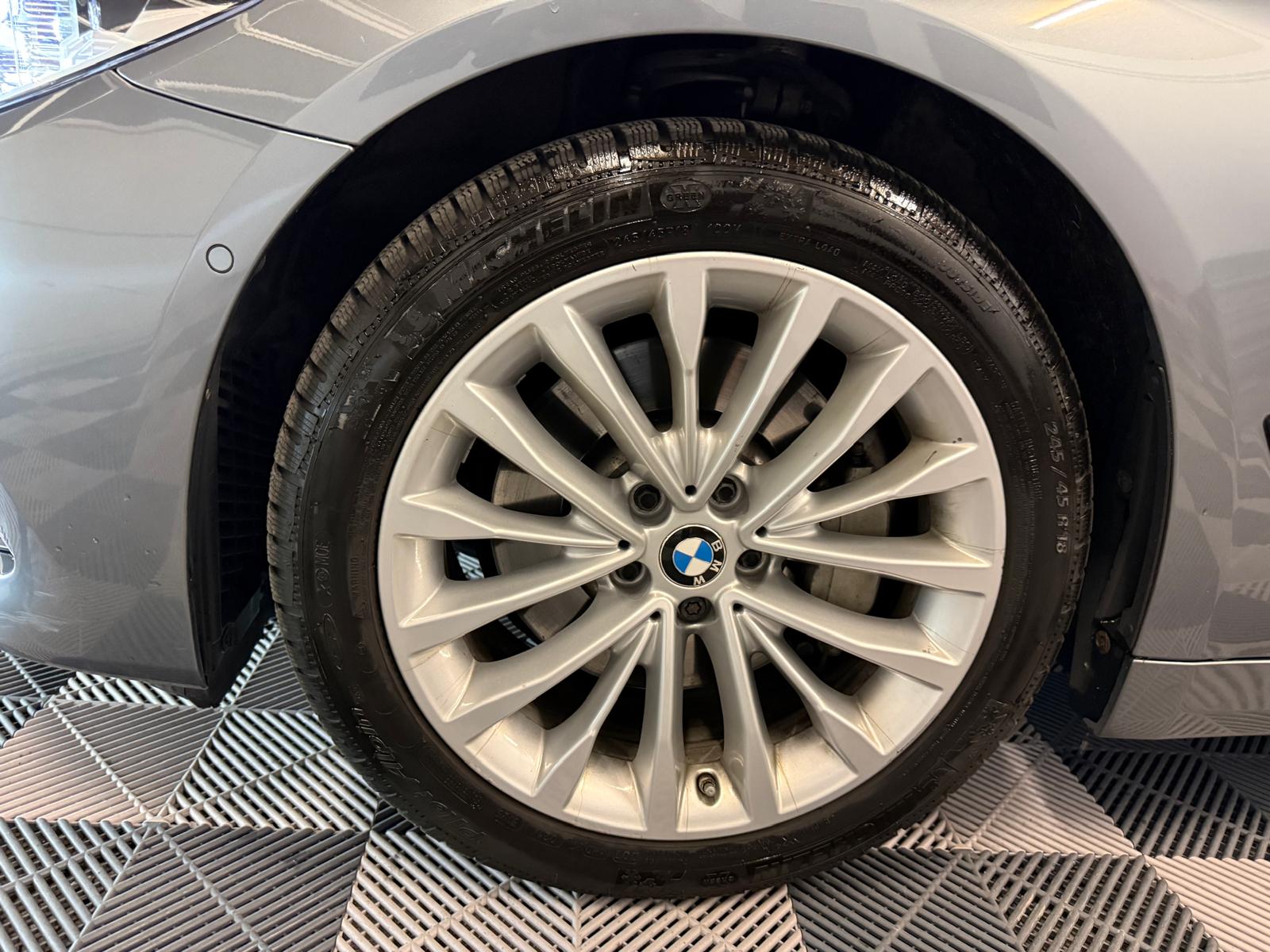 BMW 530d xDrive Touring Luxury Line Steptronic-image-29