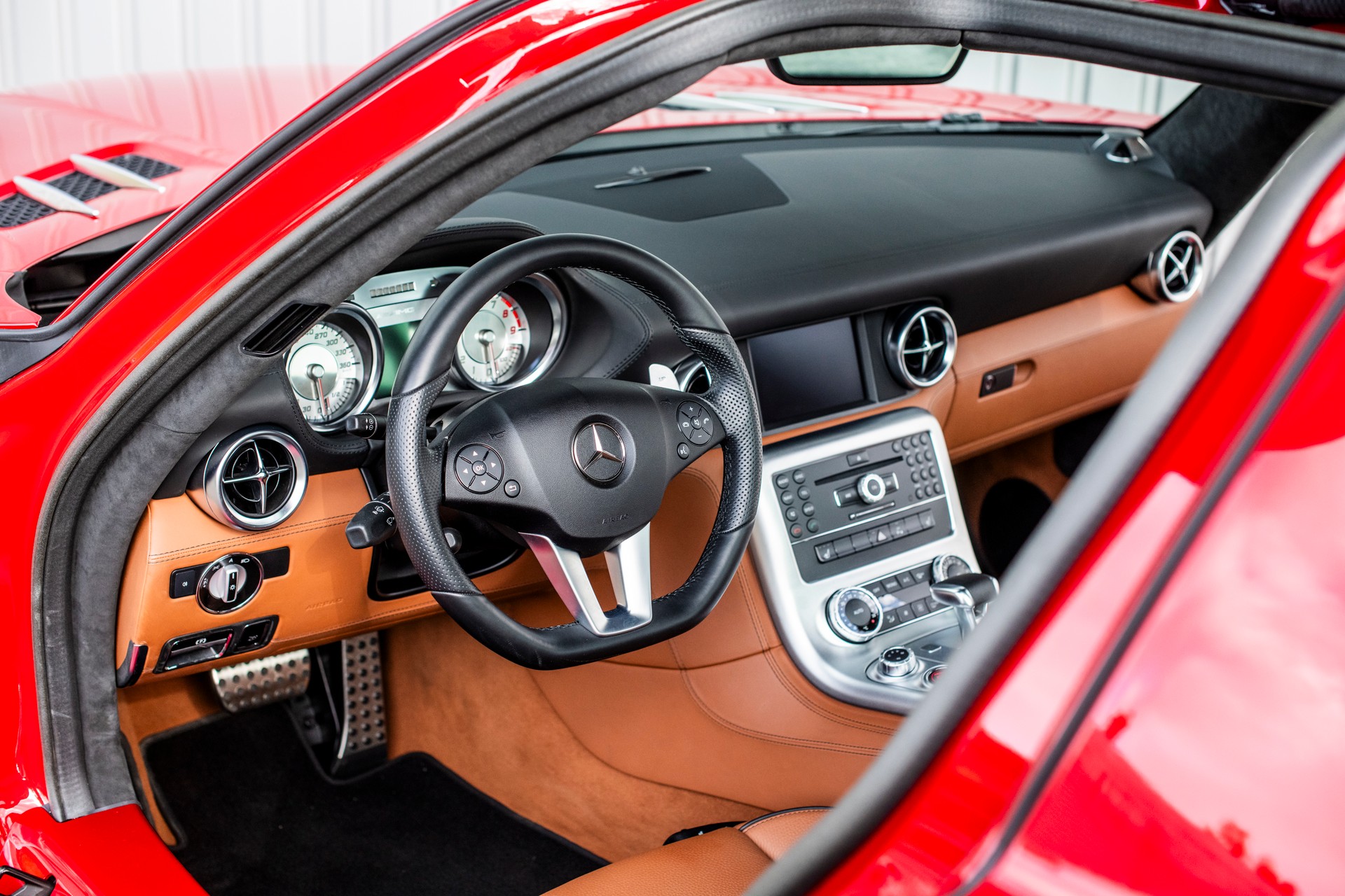 MERCEDES-BENZ SLS 63 AMG Speedshift-image-6