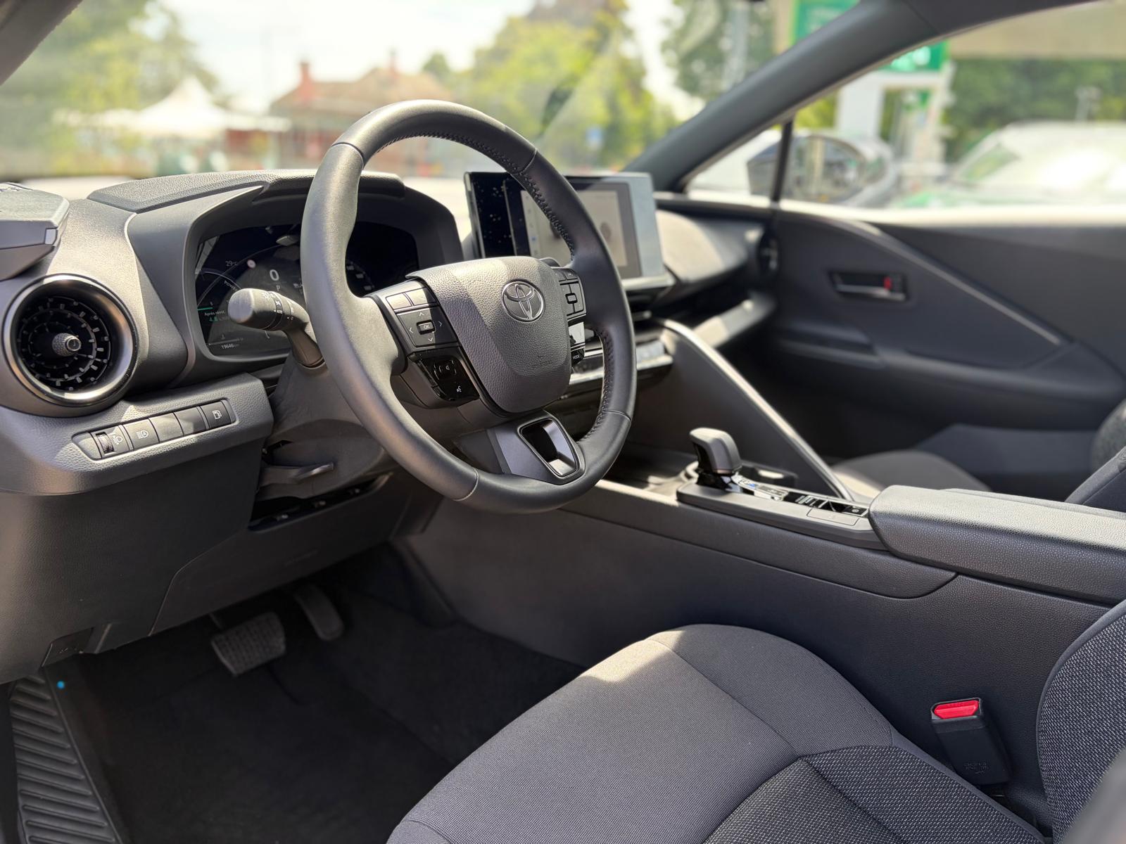 TOYOTA C-HR 1.8 HSD CVT Comfort-image-8