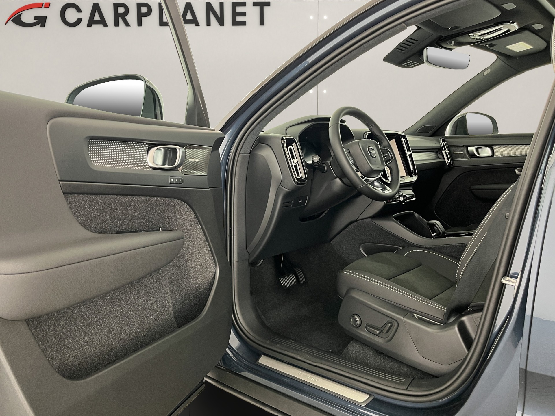 VOLVO EX40 Twin Ultra Xcentric AWD-image-12