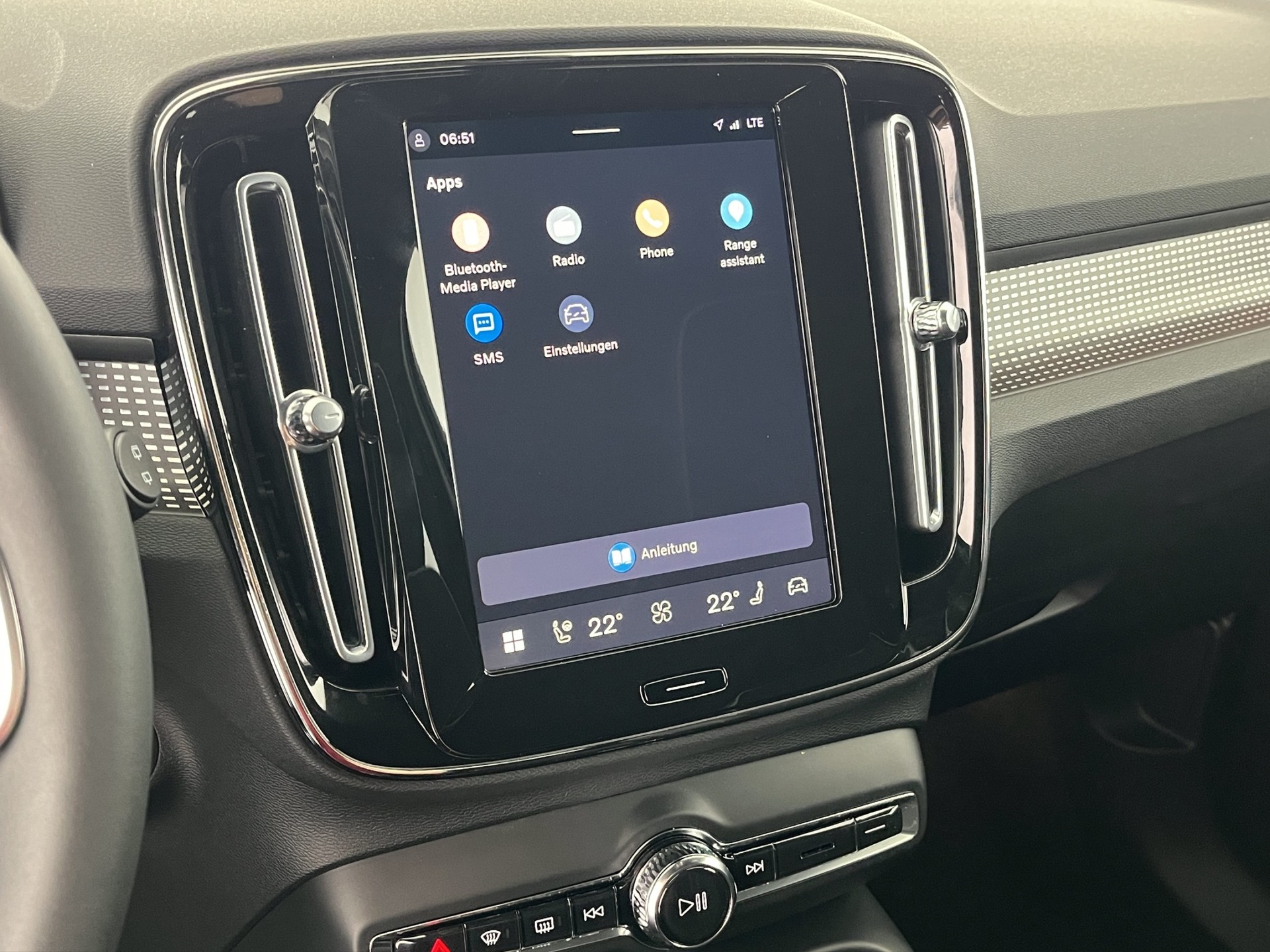 VOLVO EX40 Twin Ultra Xcentric AWD-image-11