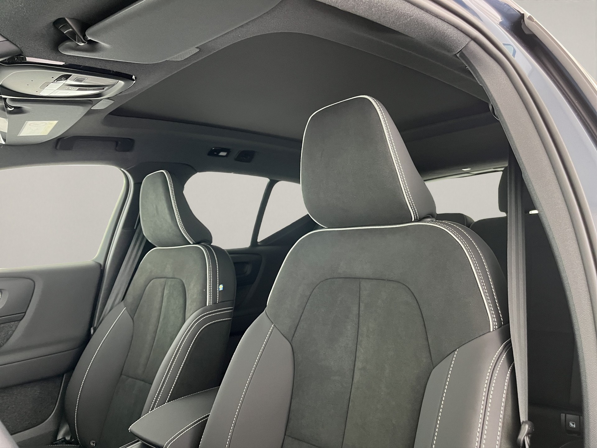 VOLVO EX40 Twin Ultra Xcentric AWD-image-10