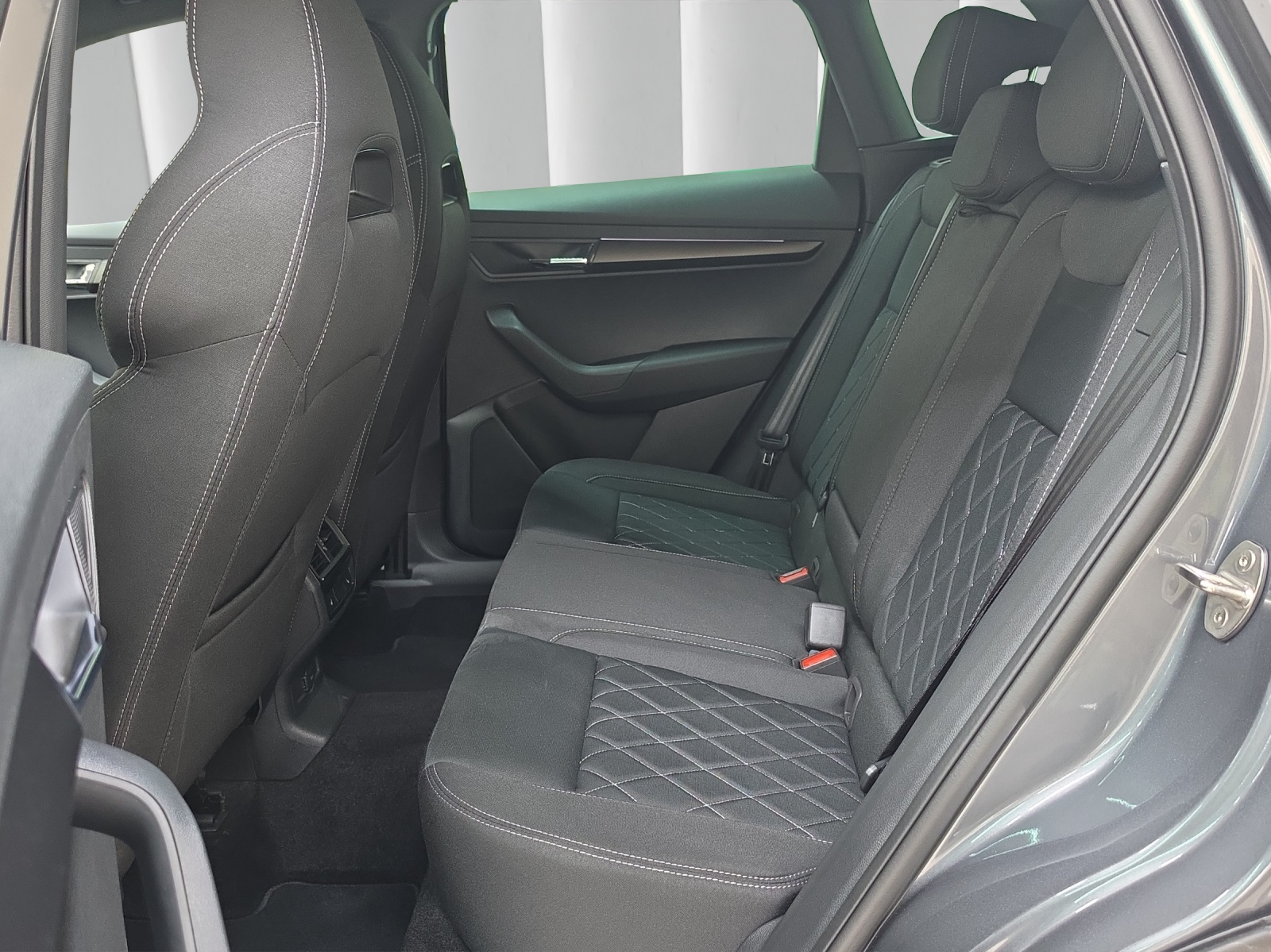 SKODA Karoq 2.0 TSI SportLine 4x4 DSG-image-9