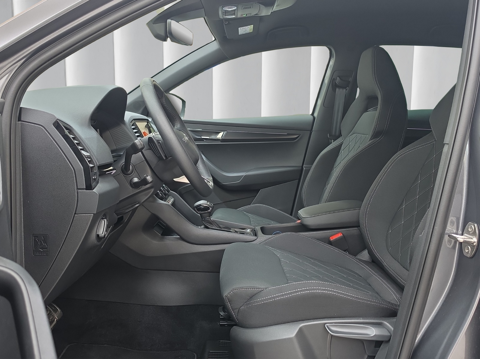 SKODA Karoq 2.0 TSI SportLine 4x4 DSG-image-8