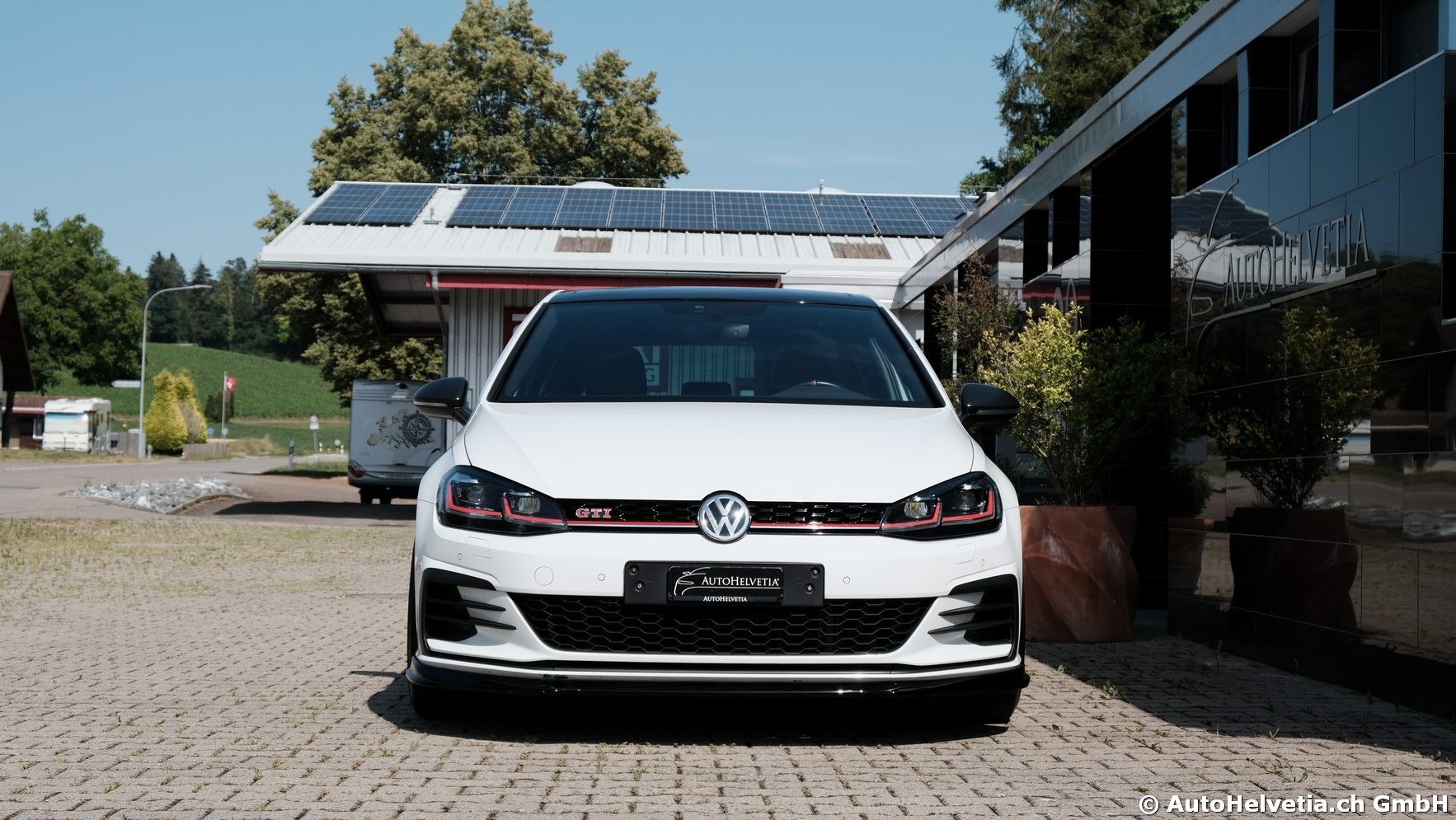 VW Golf 2.0 TSI GTI TCR - DSG-image-2