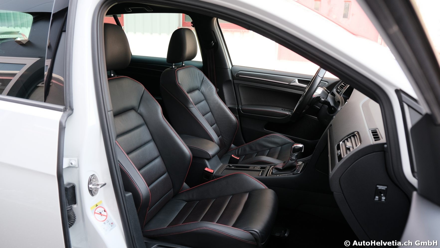 VW Golf 2.0 TSI GTI TCR - DSG-image-15