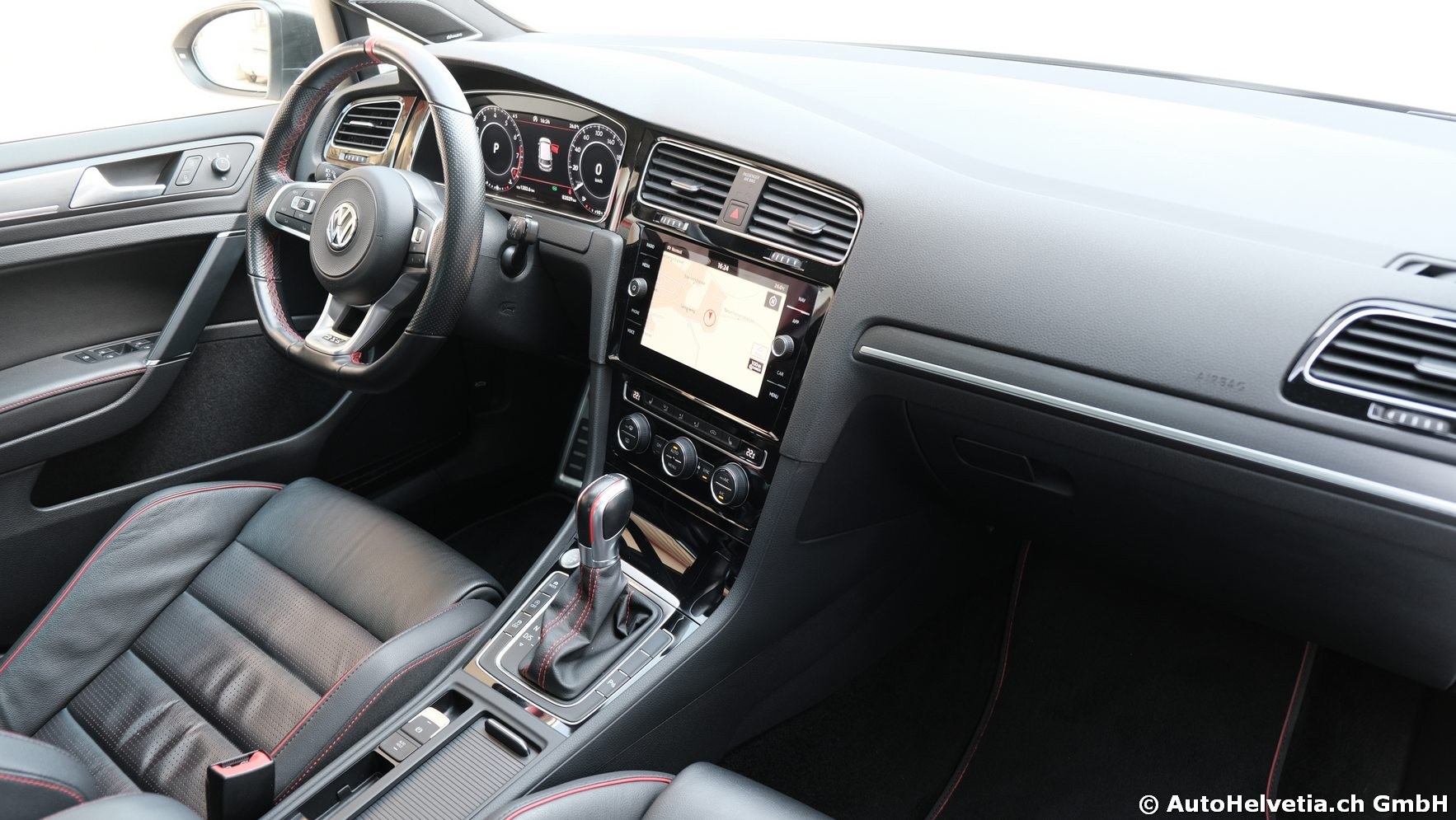 VW Golf 2.0 TSI GTI TCR - DSG-image-14