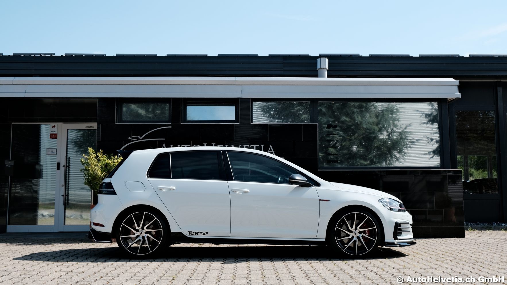 VW Golf 2.0 TSI GTI TCR - DSG-image-3