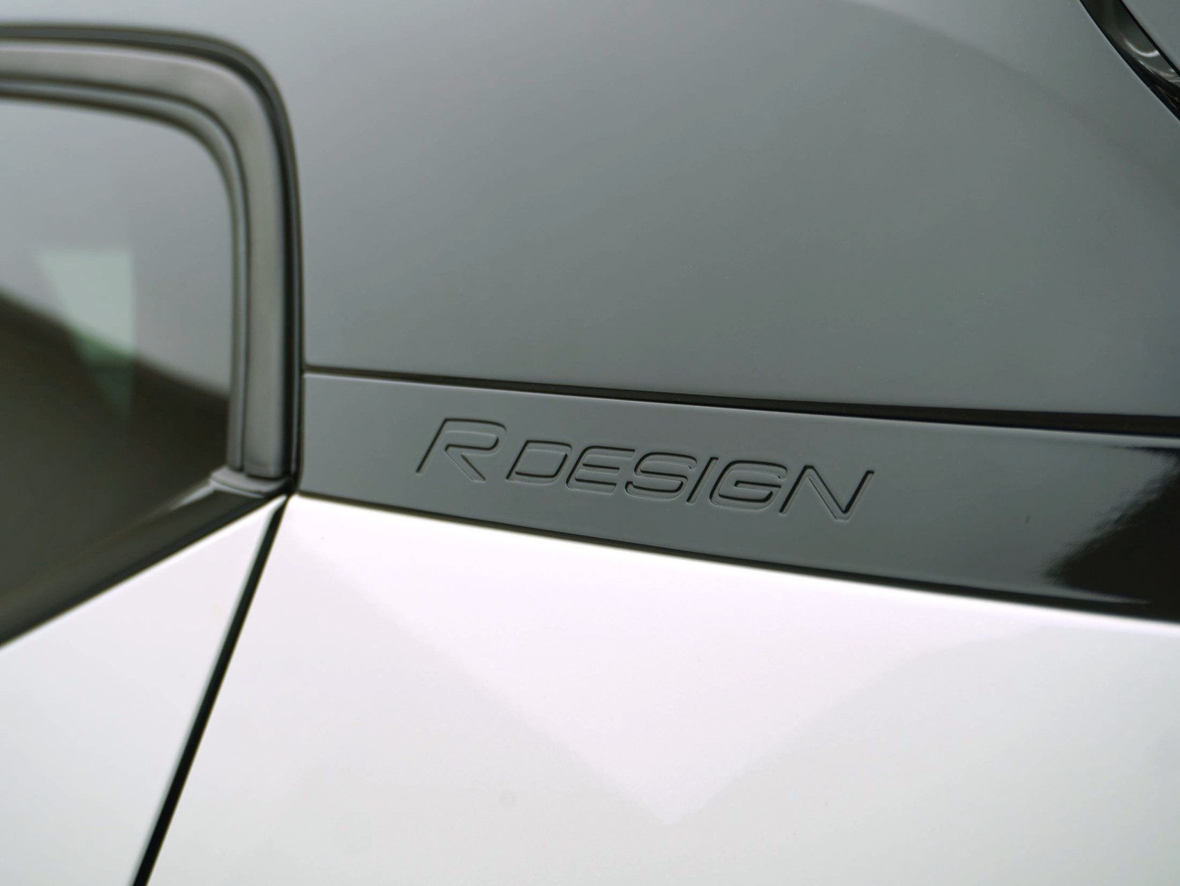 VOLVO XC40 2.0 T4 R-Design AWD-image-7