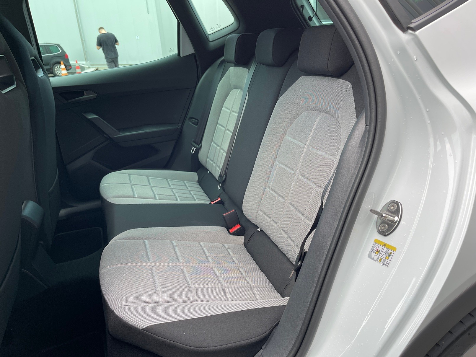 SEAT Arona 1.0 TSI Eco Move FR DSG-image-5