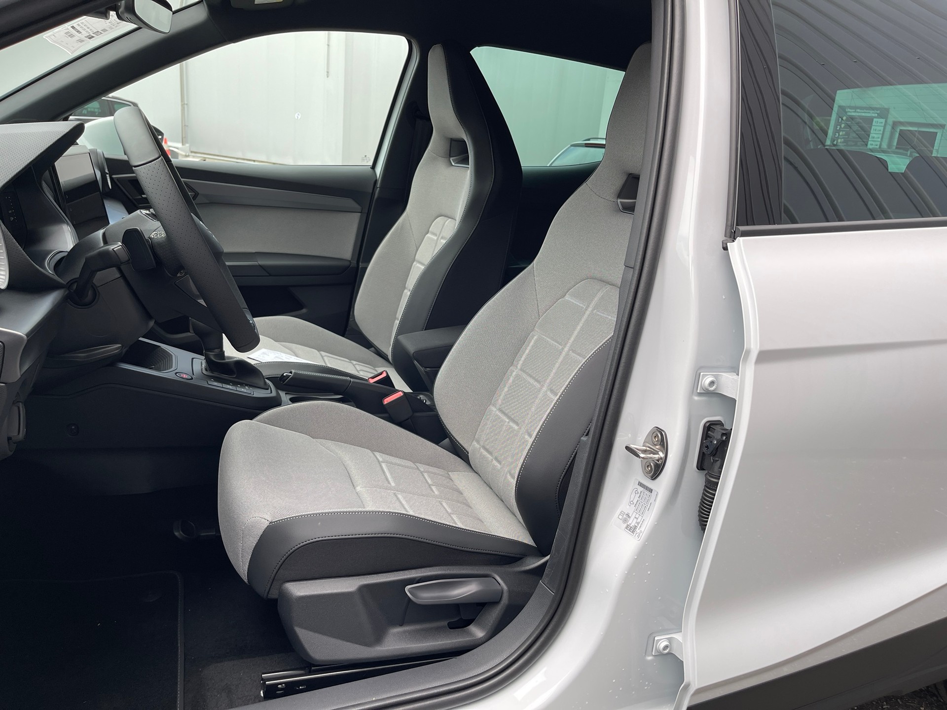 SEAT Arona 1.0 TSI Eco Move FR DSG-image-6