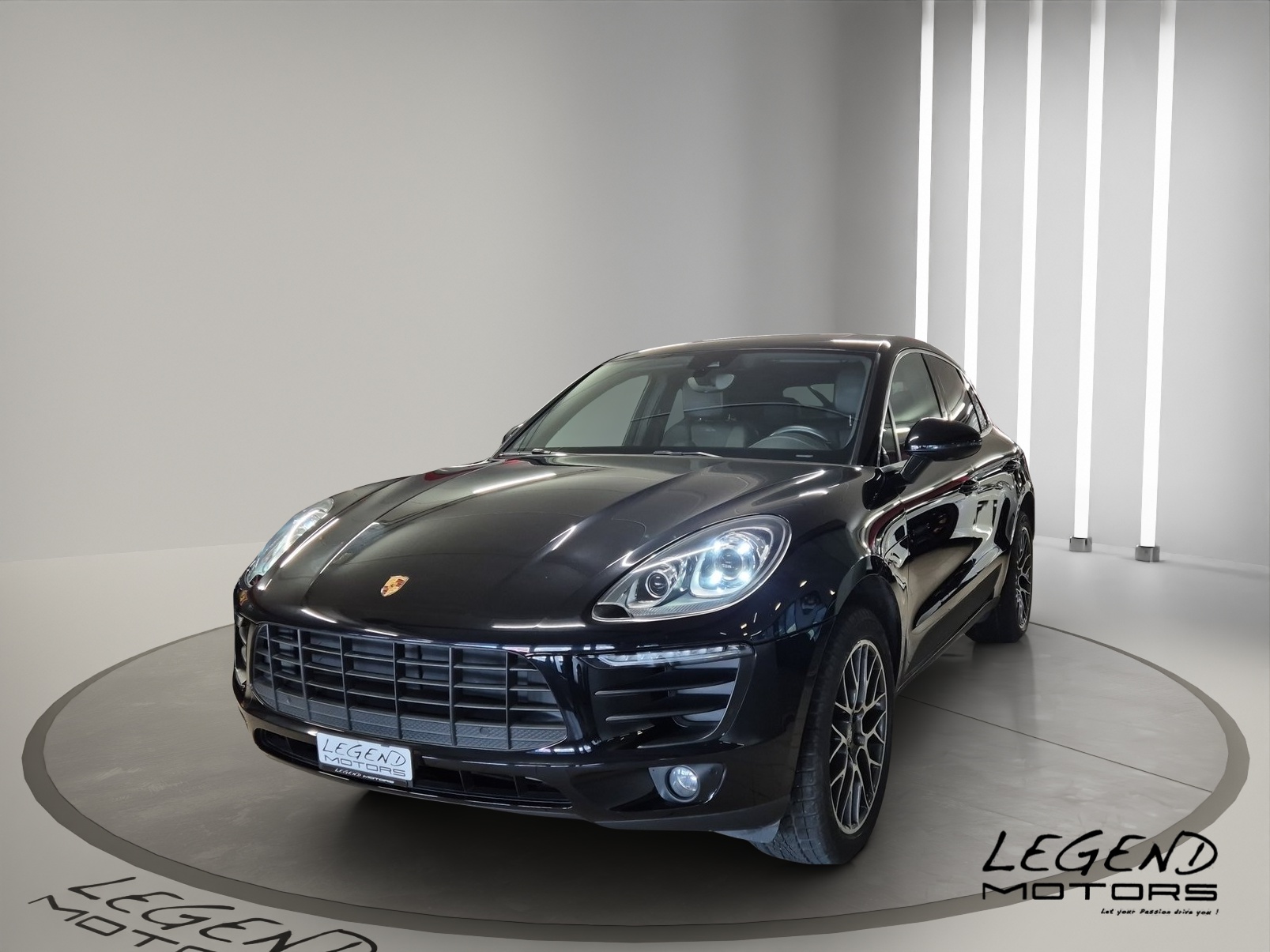 PORSCHE Macan PDK-showroom-element-2