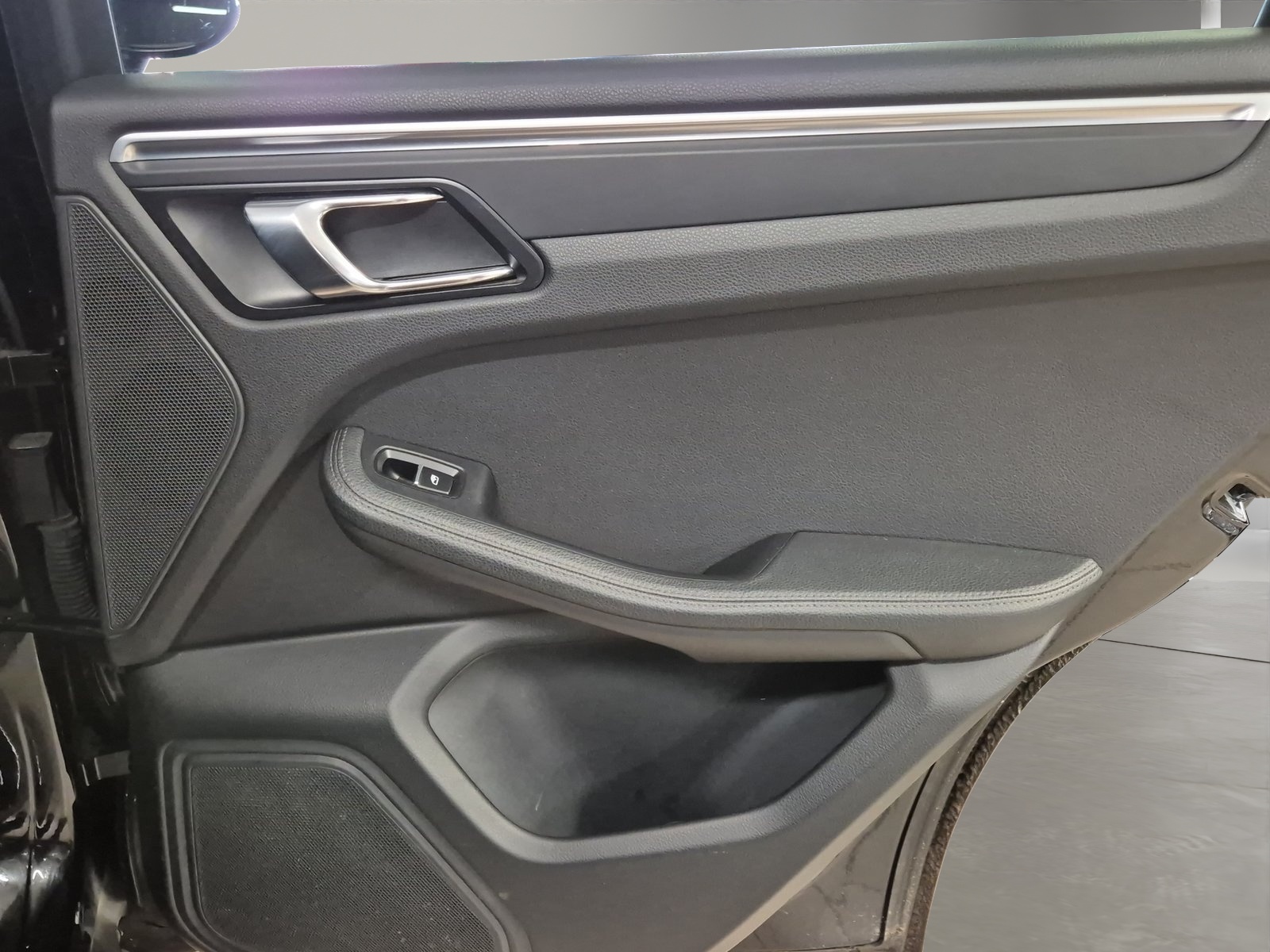 PORSCHE Macan PDK-image-14