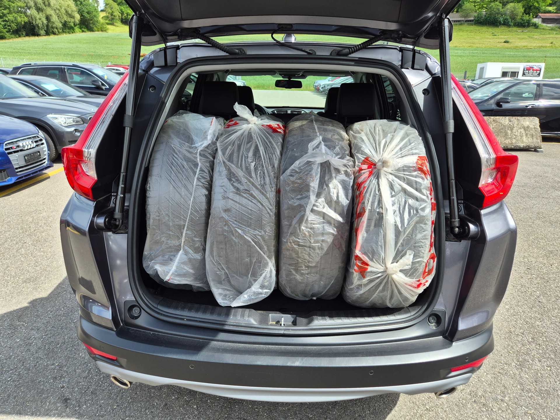 HONDA CR-V 1.5 i-VTEC Elegance 4WD Automatic-image-4