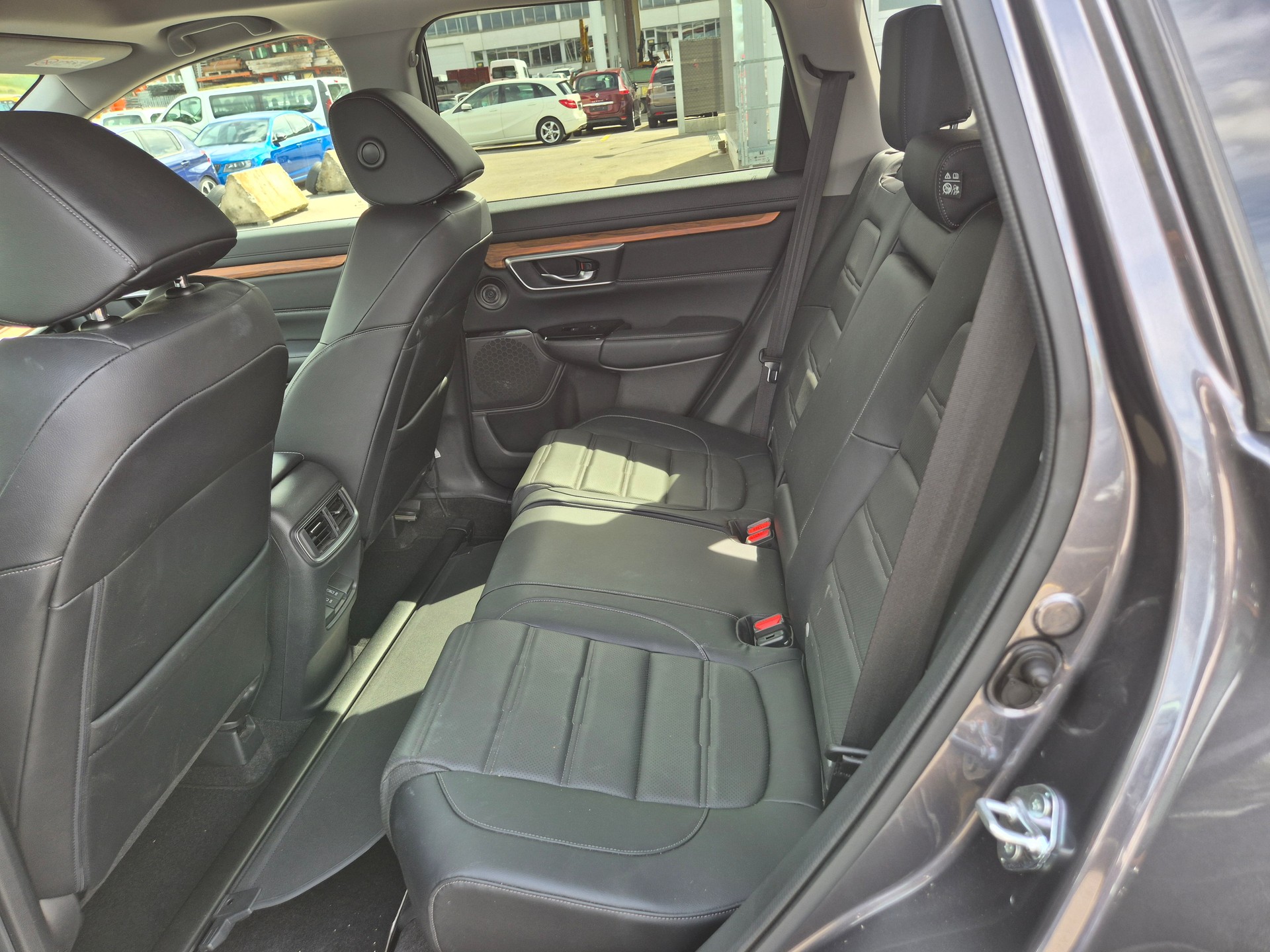 HONDA CR-V 1.5 i-VTEC Elegance 4WD Automatic-image-7