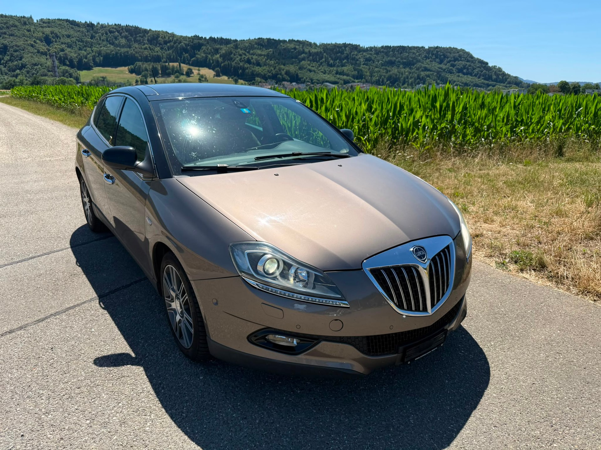 LANCIA Delta 1.9 16V D-Multijet TT Executive-image-6