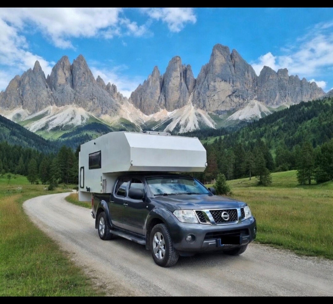 NISSAN NAVARA-image-0