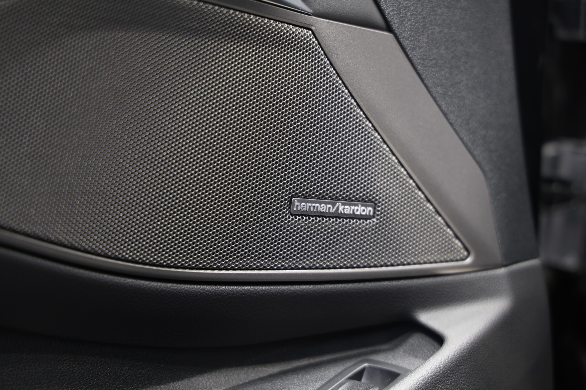 BMW M3 Competition M xDrive *M Drivers Package*KW Tieferlegung*-image-19