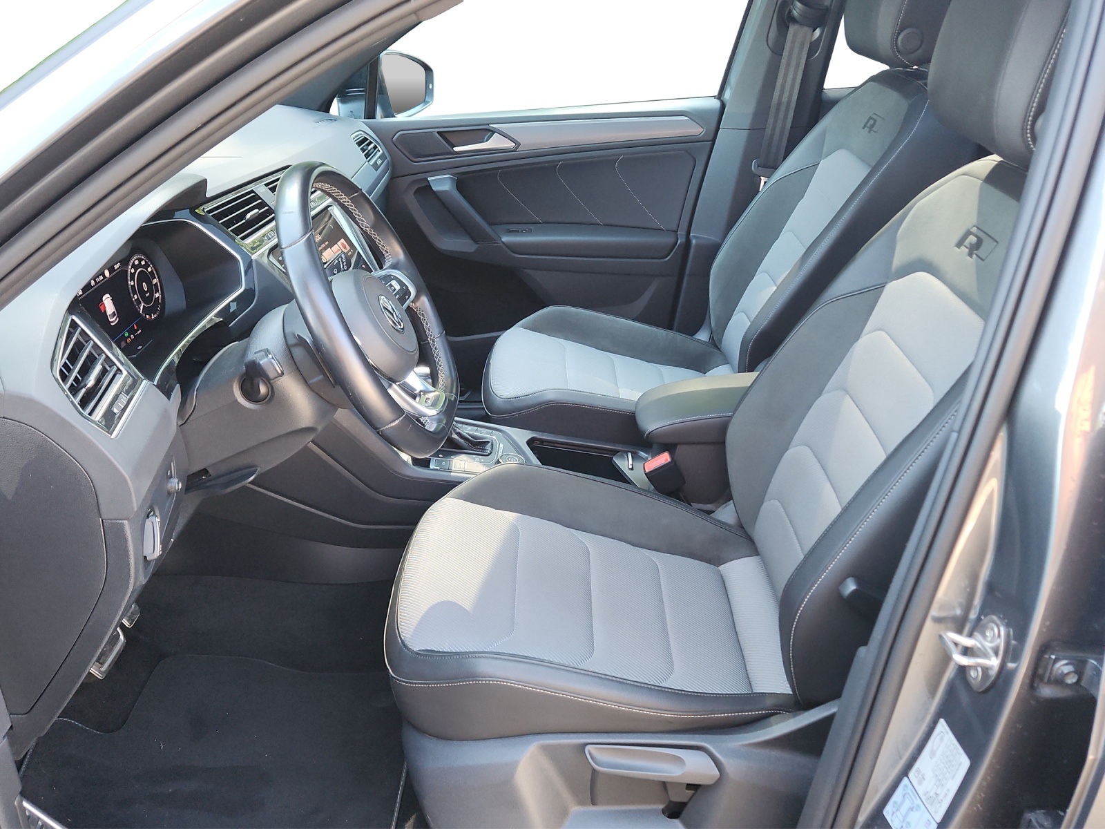 VW Tiguan 2.0 TDI SCR Highline 4Motion DSG-image-8