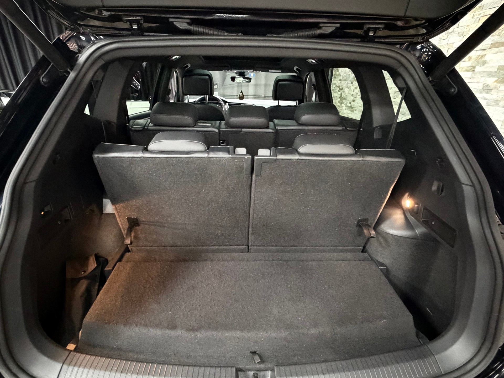 VW Tiguan Allspace 2.0TSI R-Line 4Motion DSG-image-26