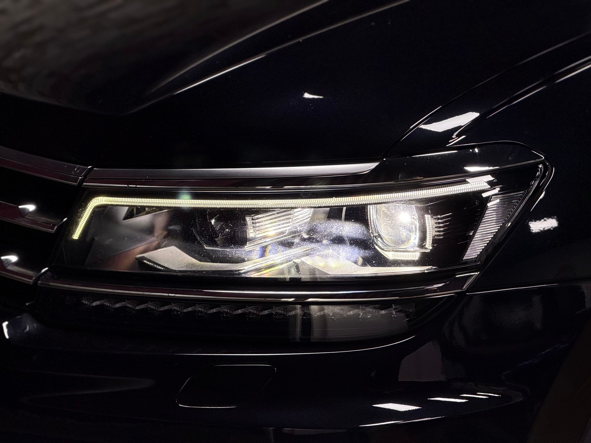 VW Tiguan Allspace 2.0TSI R-Line 4Motion DSG-image-6