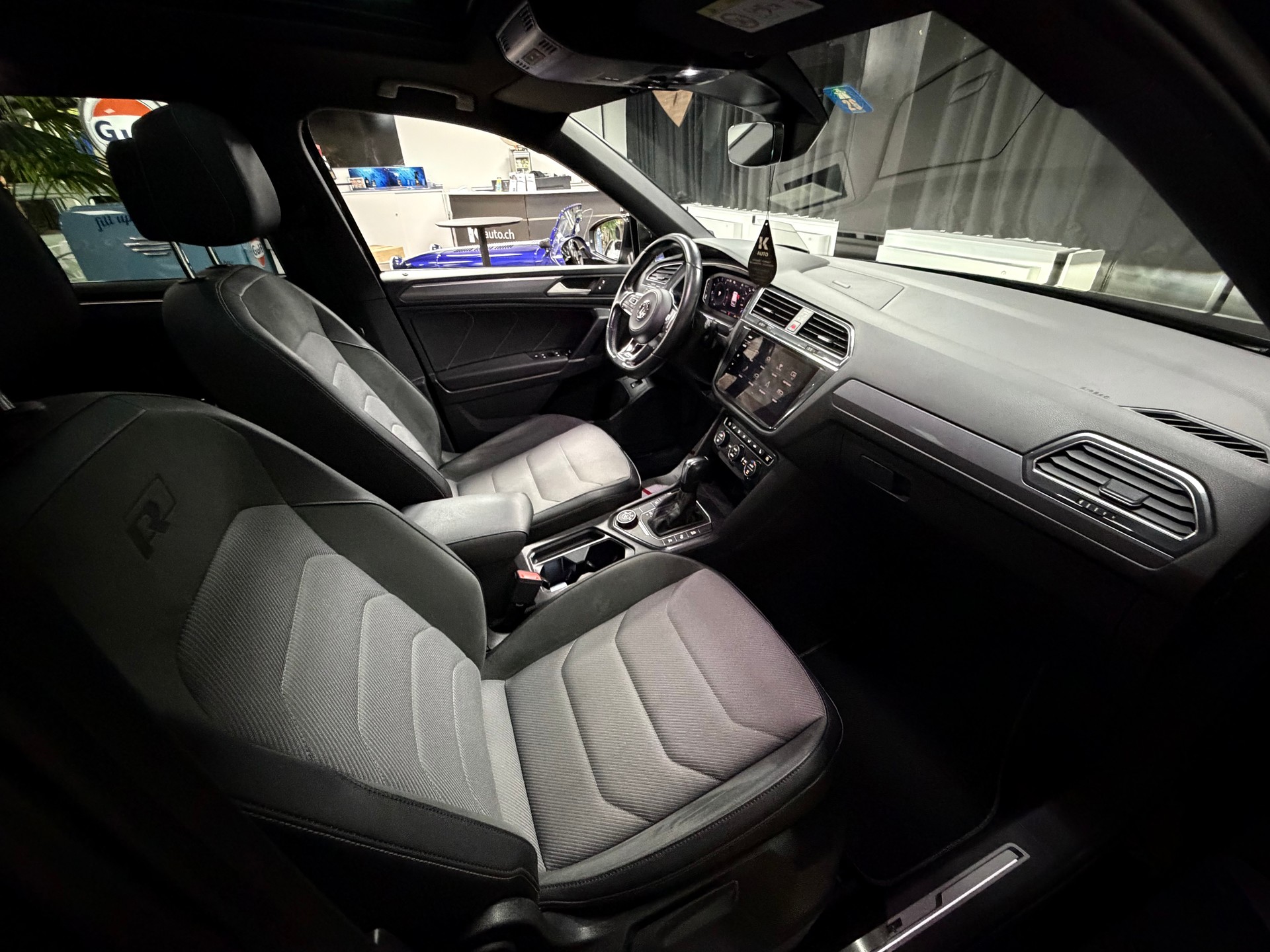 VW Tiguan Allspace 2.0TSI R-Line 4Motion DSG-image-28