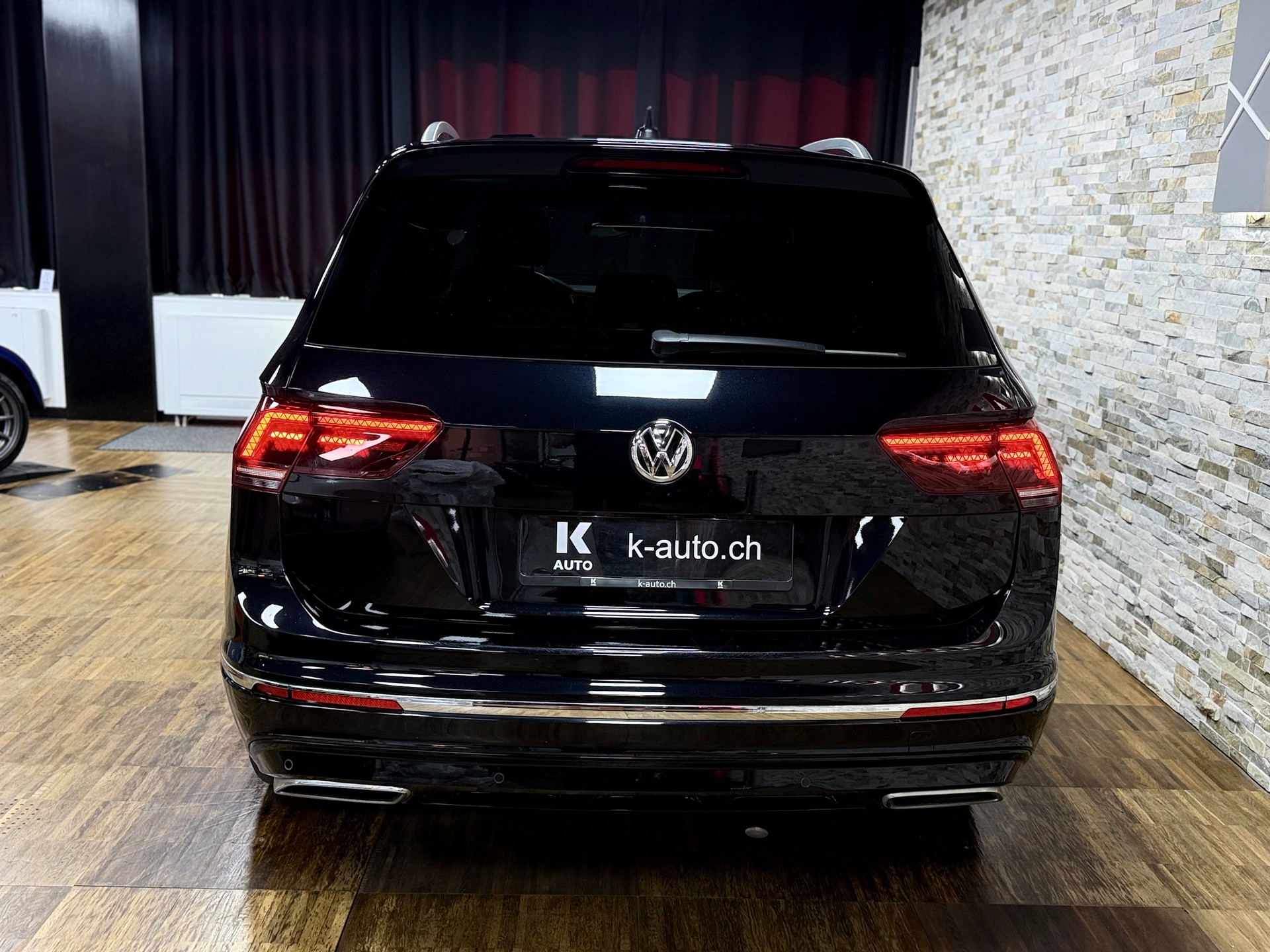 VW Tiguan Allspace 2.0TSI R-Line 4Motion DSG-image-2
