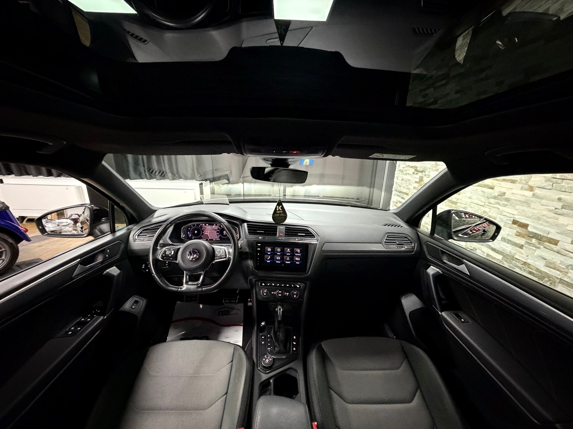 VW Tiguan Allspace 2.0TSI R-Line 4Motion DSG-image-25