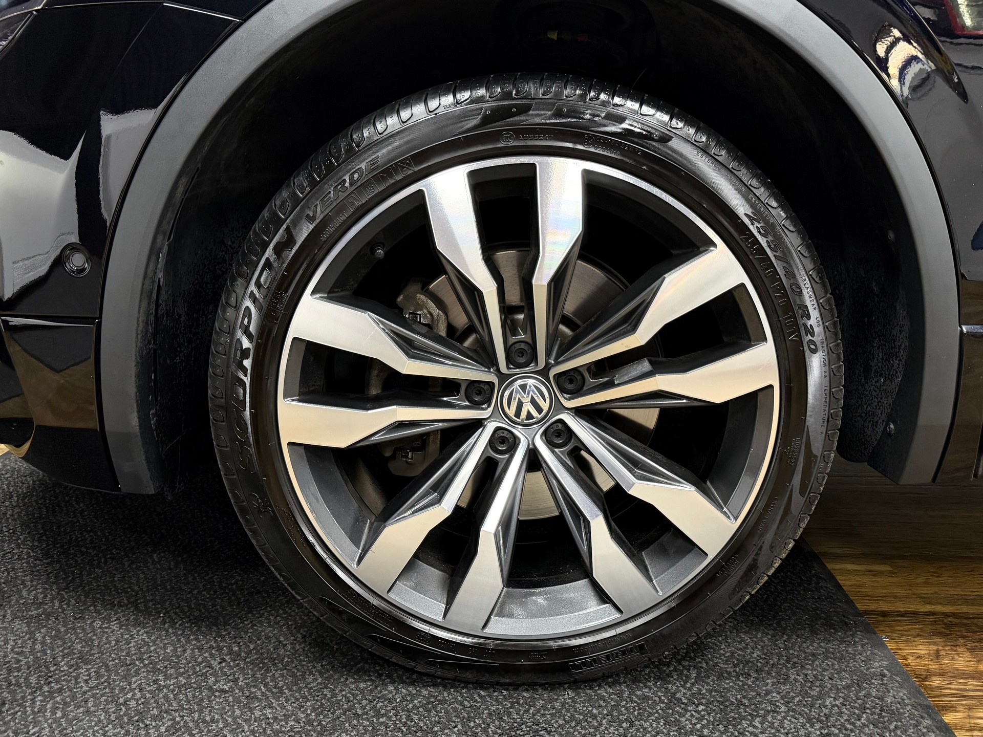 VW Tiguan Allspace 2.0TSI R-Line 4Motion DSG-image-29