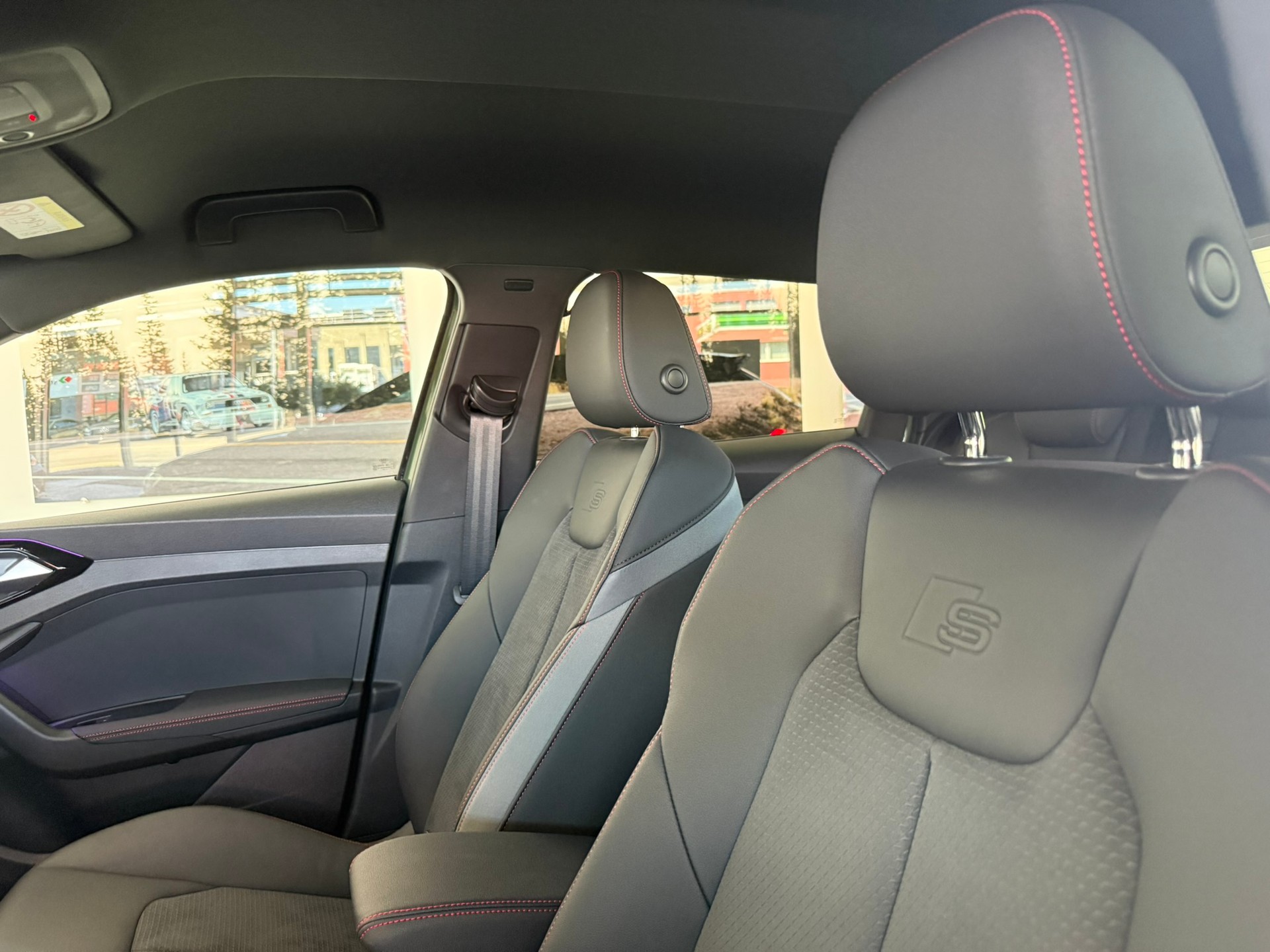AUDI A1 Sportback 40 TFSI S Line S-tronic, distriktgrün met.-image-12