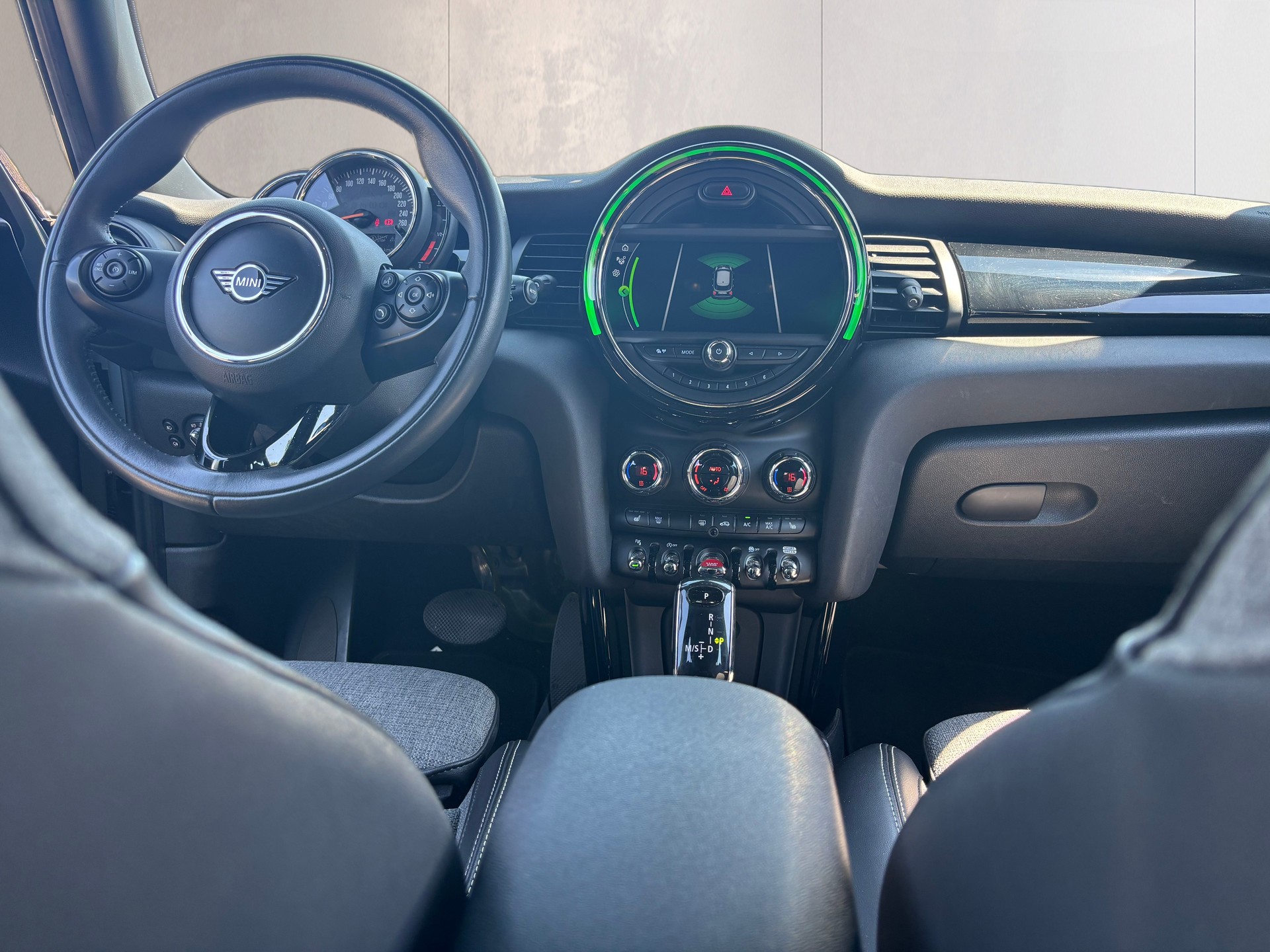 MINI Cooper Steptronic DKG 5- Doors-image-5