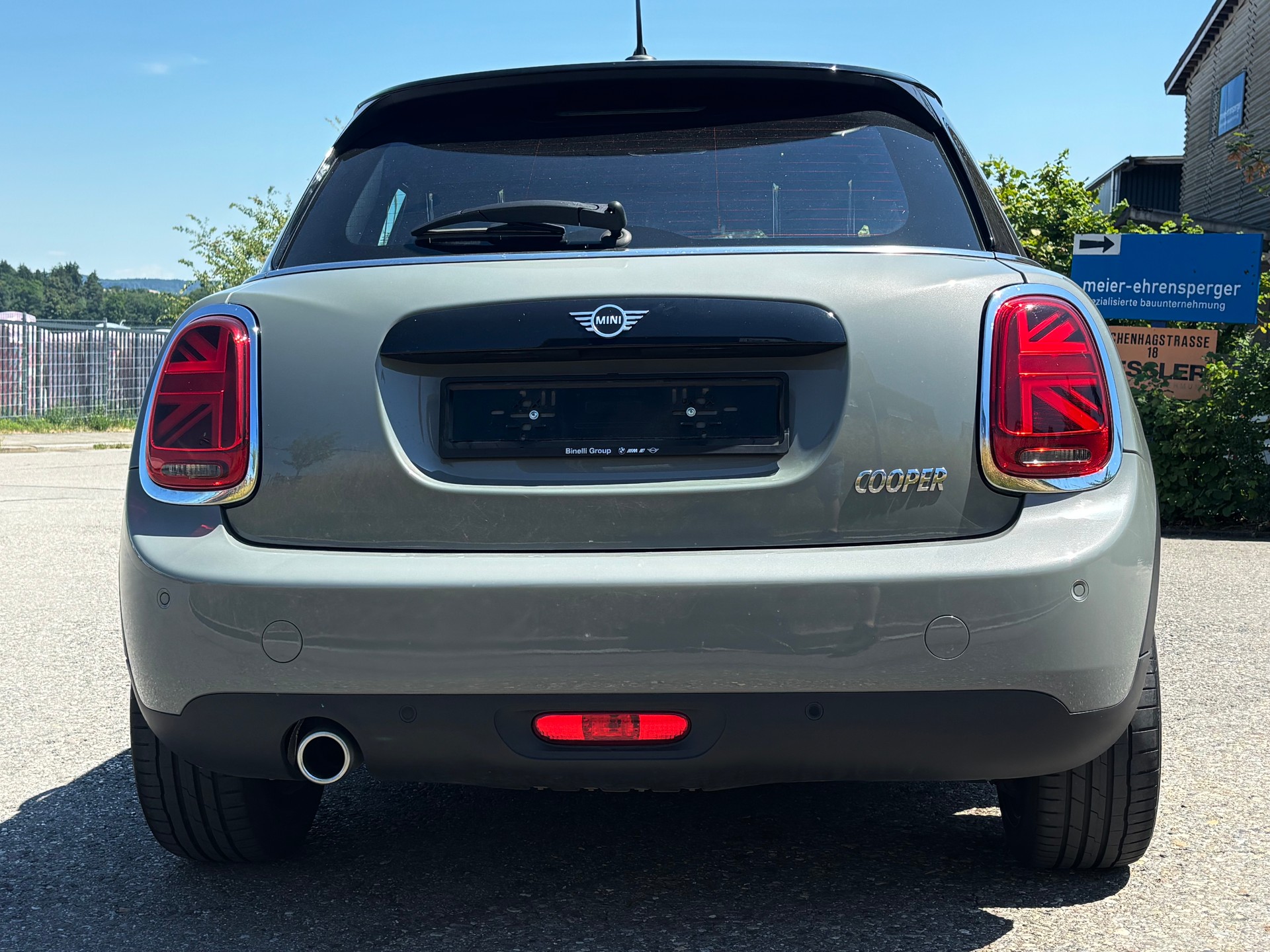 MINI Cooper Steptronic DKG 5- Doors-image-3