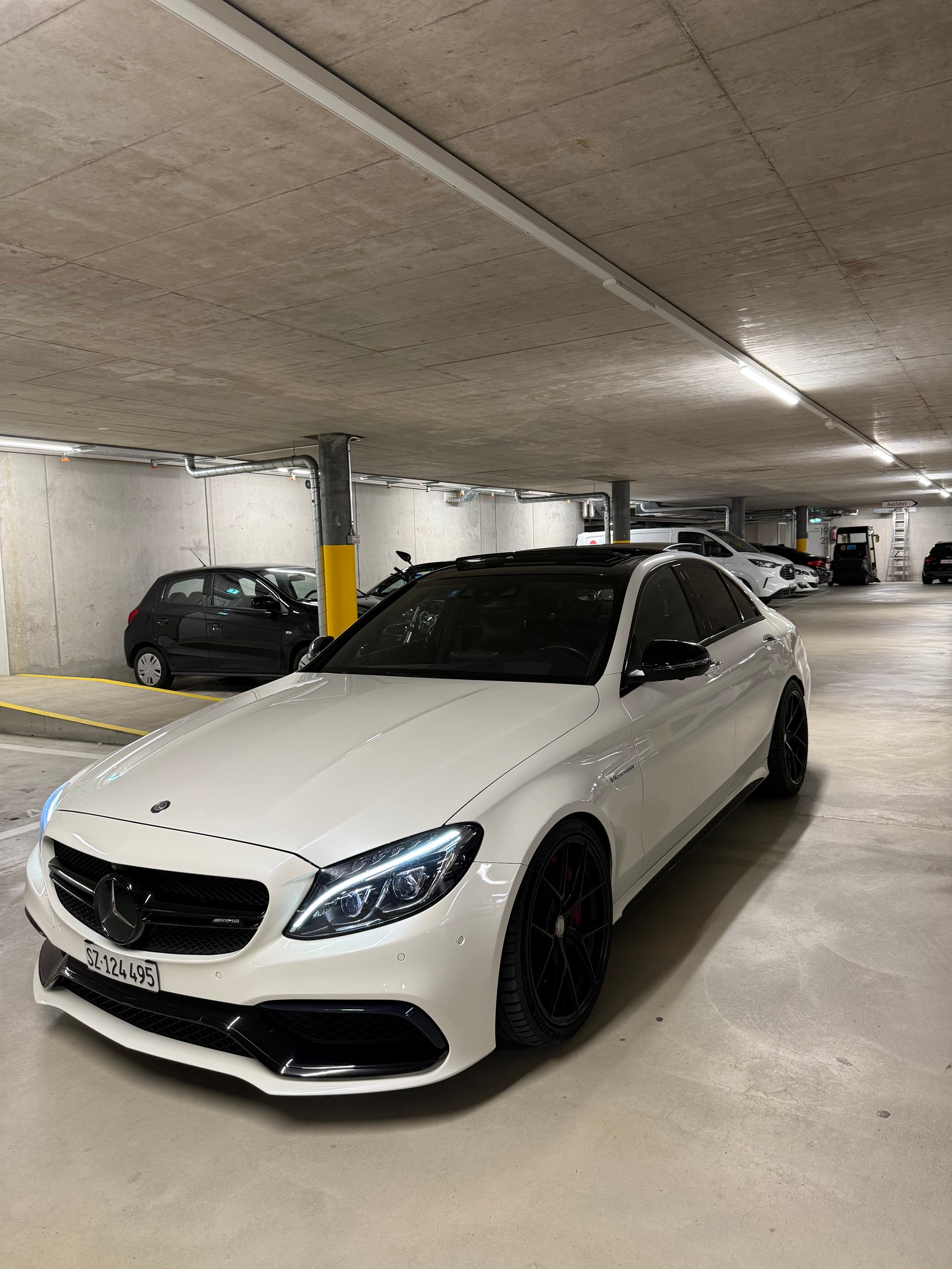 MERCEDES-BENZ C 63 S AMG-image-1