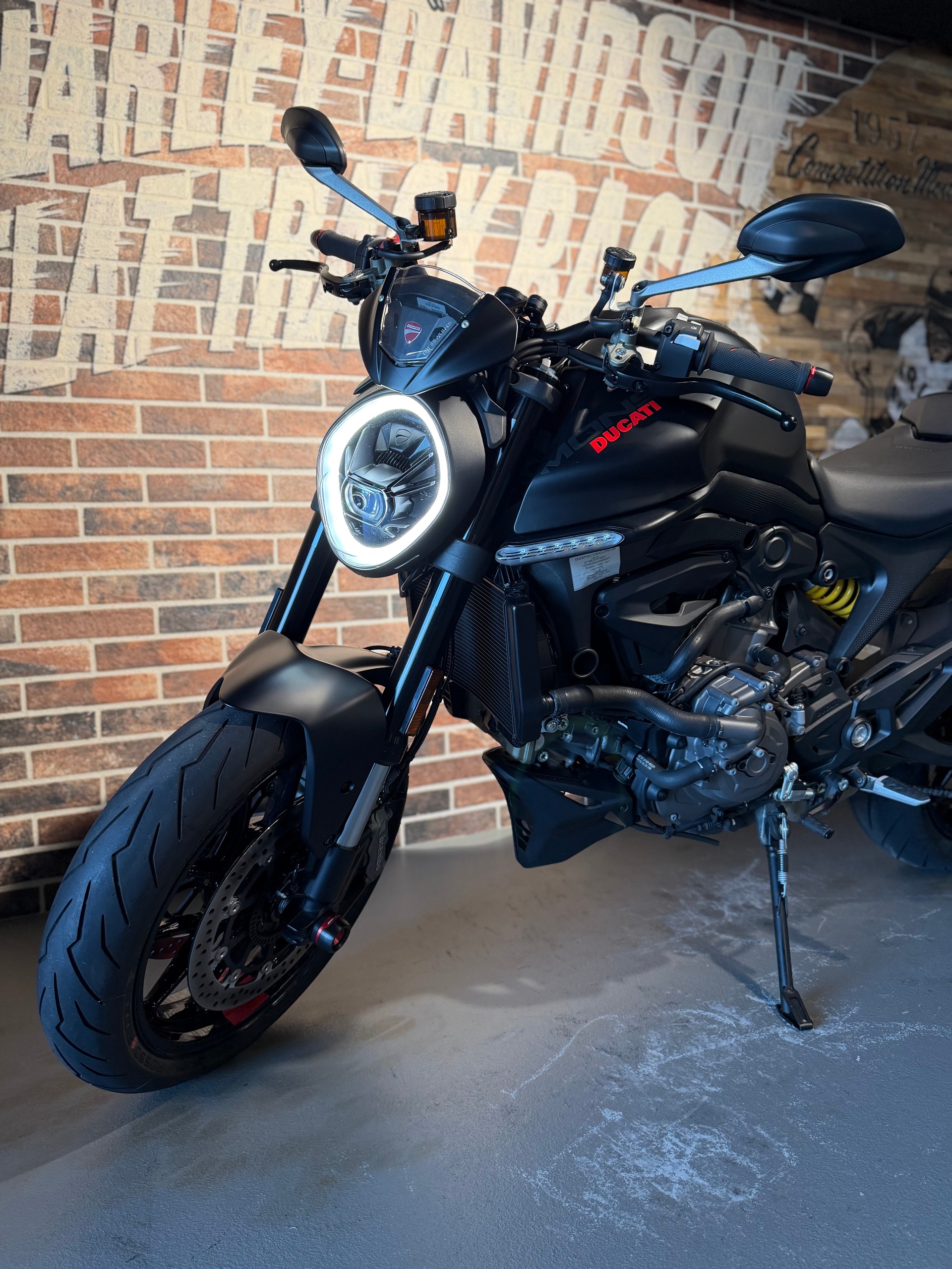 DUCATI Monster + 937 Dark Staealth (35 KW possible)-showroom-element-1