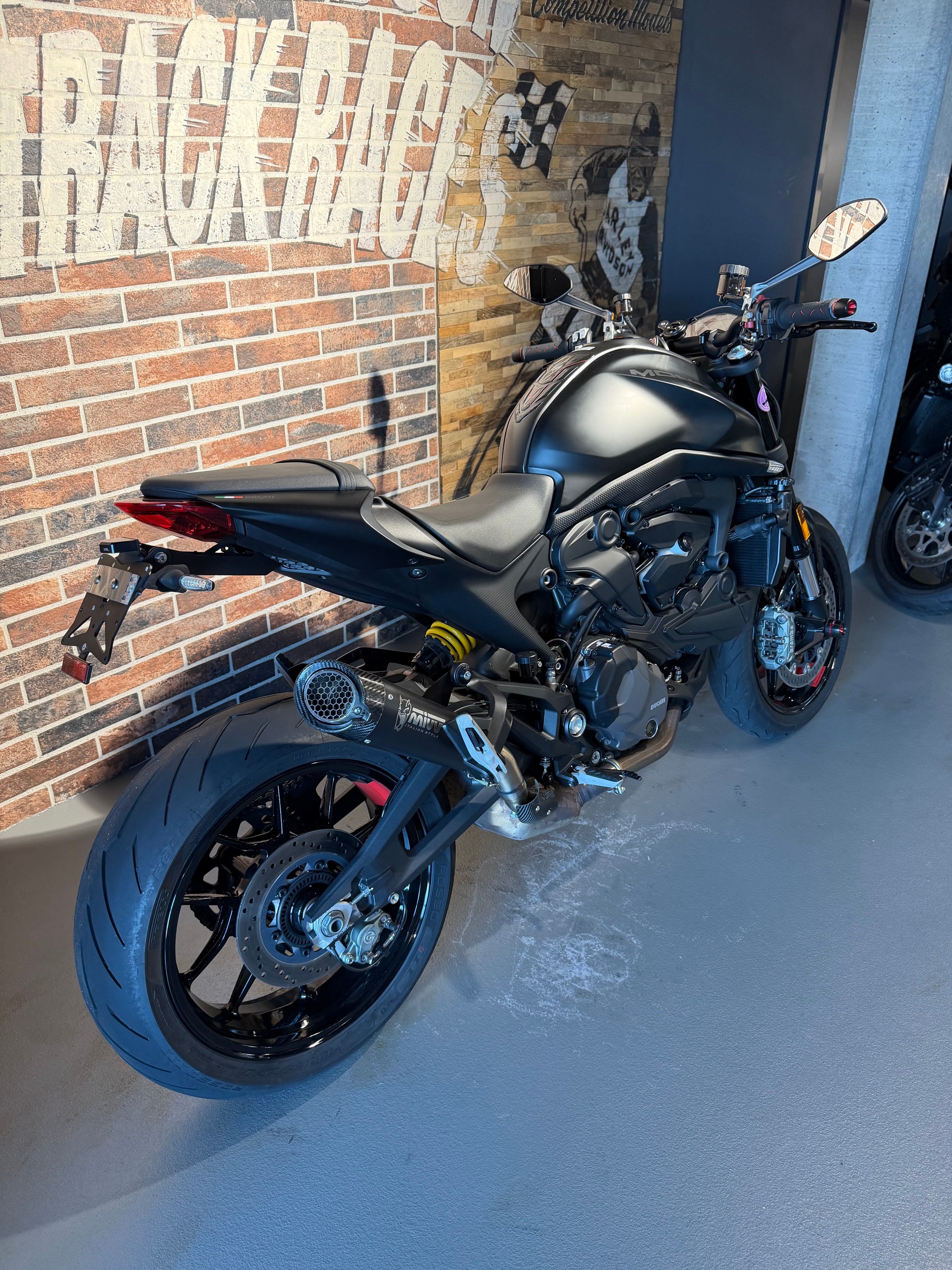 DUCATI Monster + 937 Dark Staealth (35 KW possible)-image-6