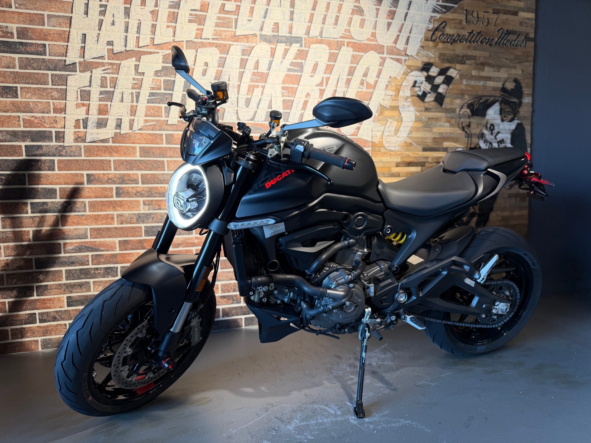 DUCATI Monster + 937 Dark Staealth (35 KW possible)
