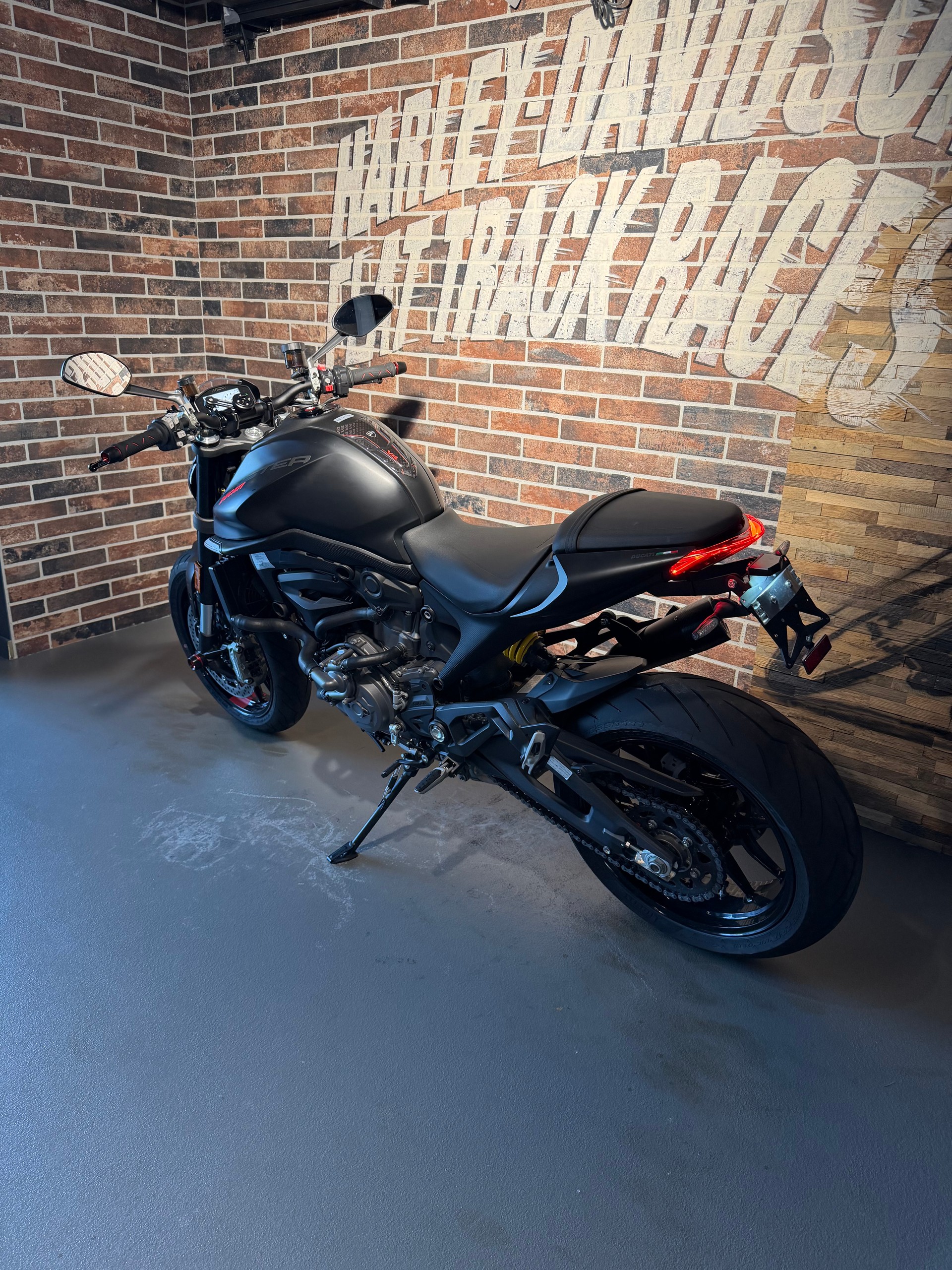 DUCATI Monster + 937 Dark Staealth (35 KW possible)-image-4