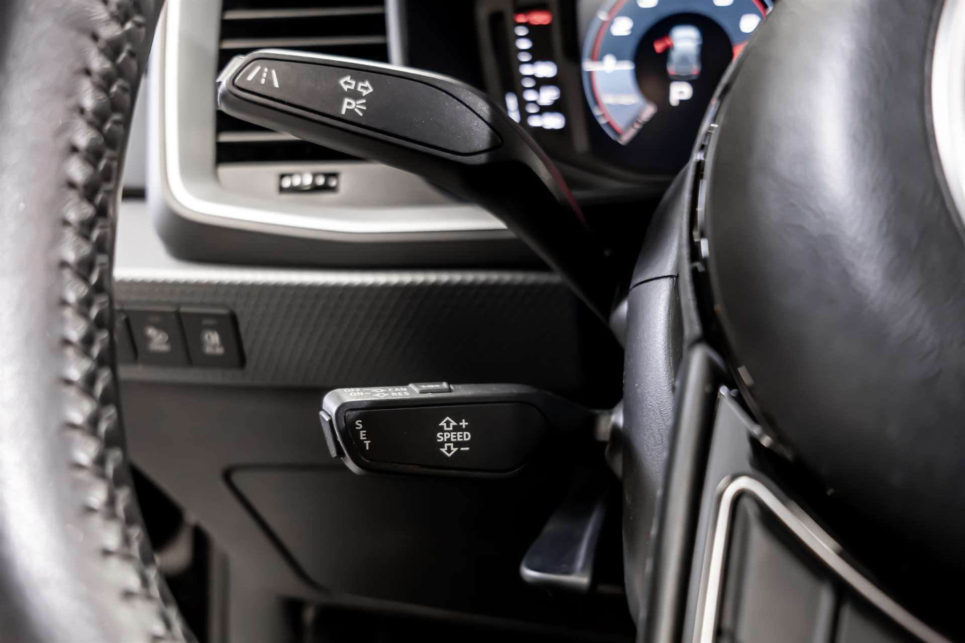 AUDI A1 Sportback 35 TFSI advanced S-tronic-image-8