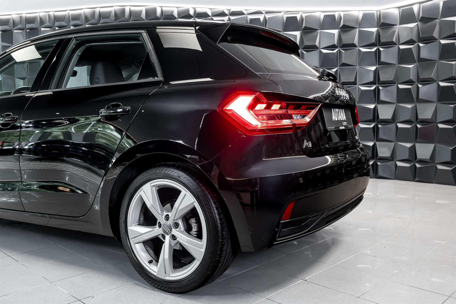 AUDI A1 Sportback 35 TFSI advanced S-tronic-image-26