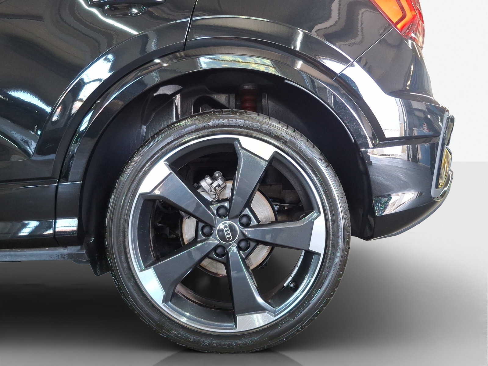 AUDI Q2 35 TFSI S line S-tronic-image-13