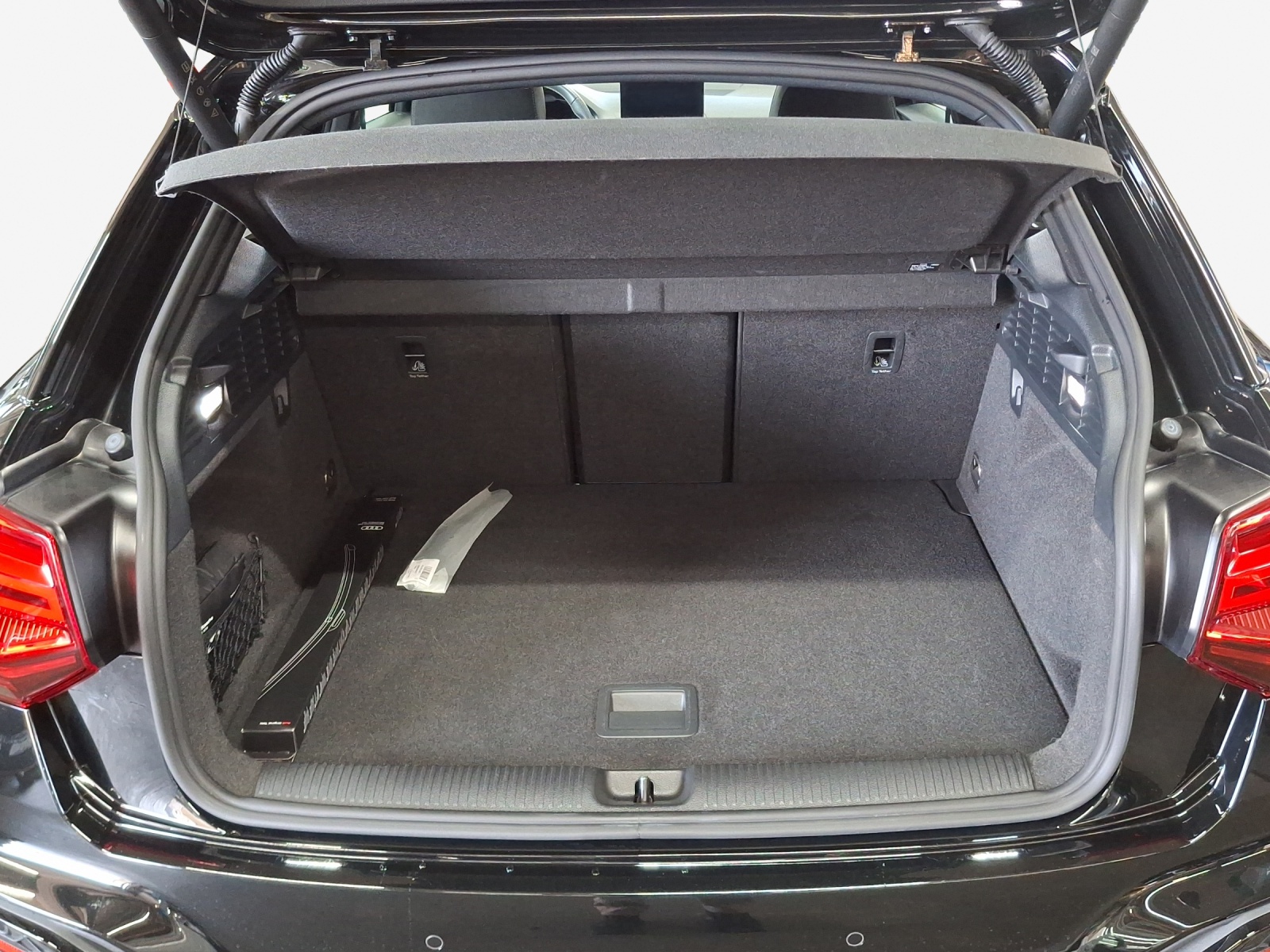 AUDI Q2 35 TFSI S line S-tronic-image-12