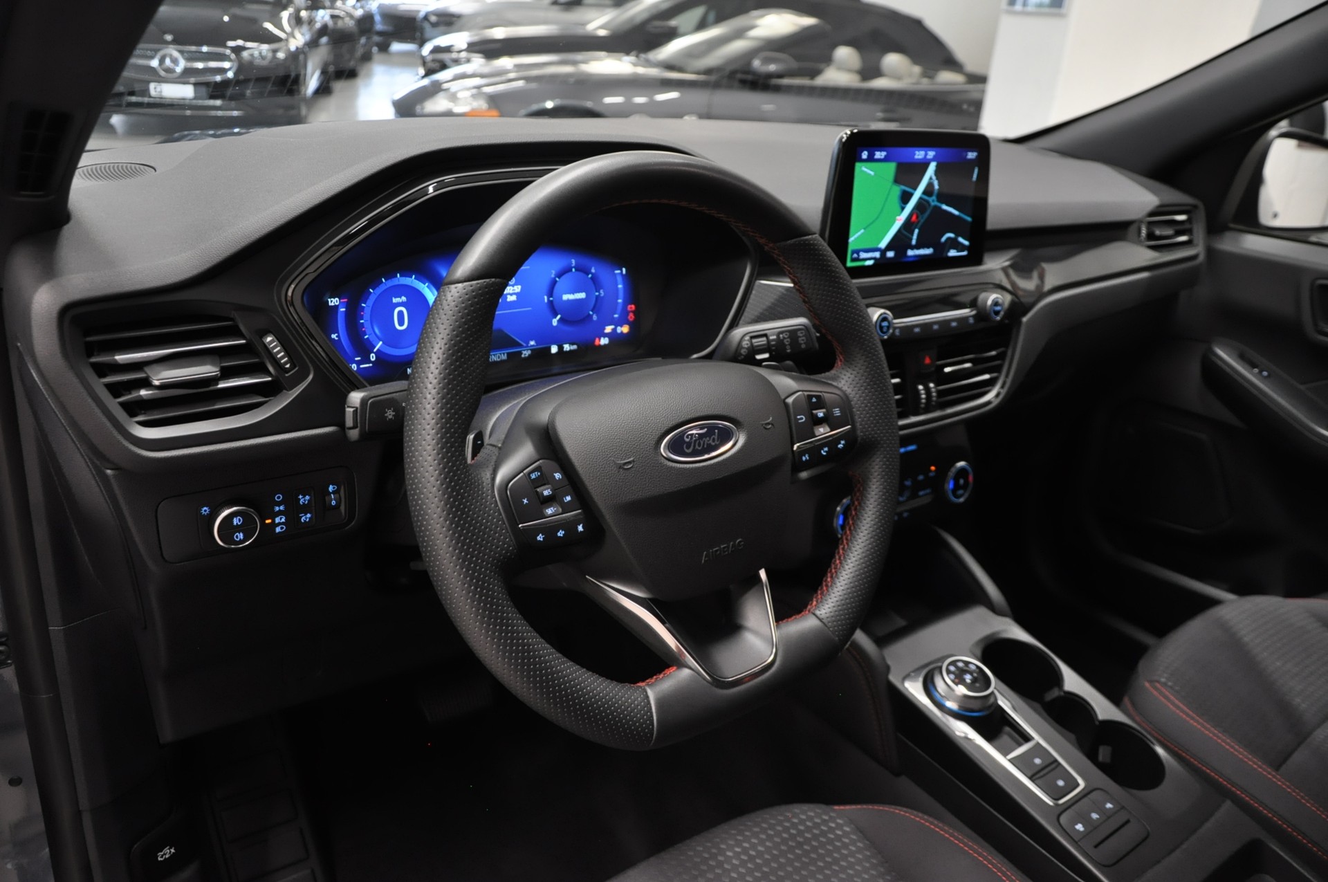 FORD Kuga 2.0 TDCi EcoBlue ST-Line 4WD-image-10