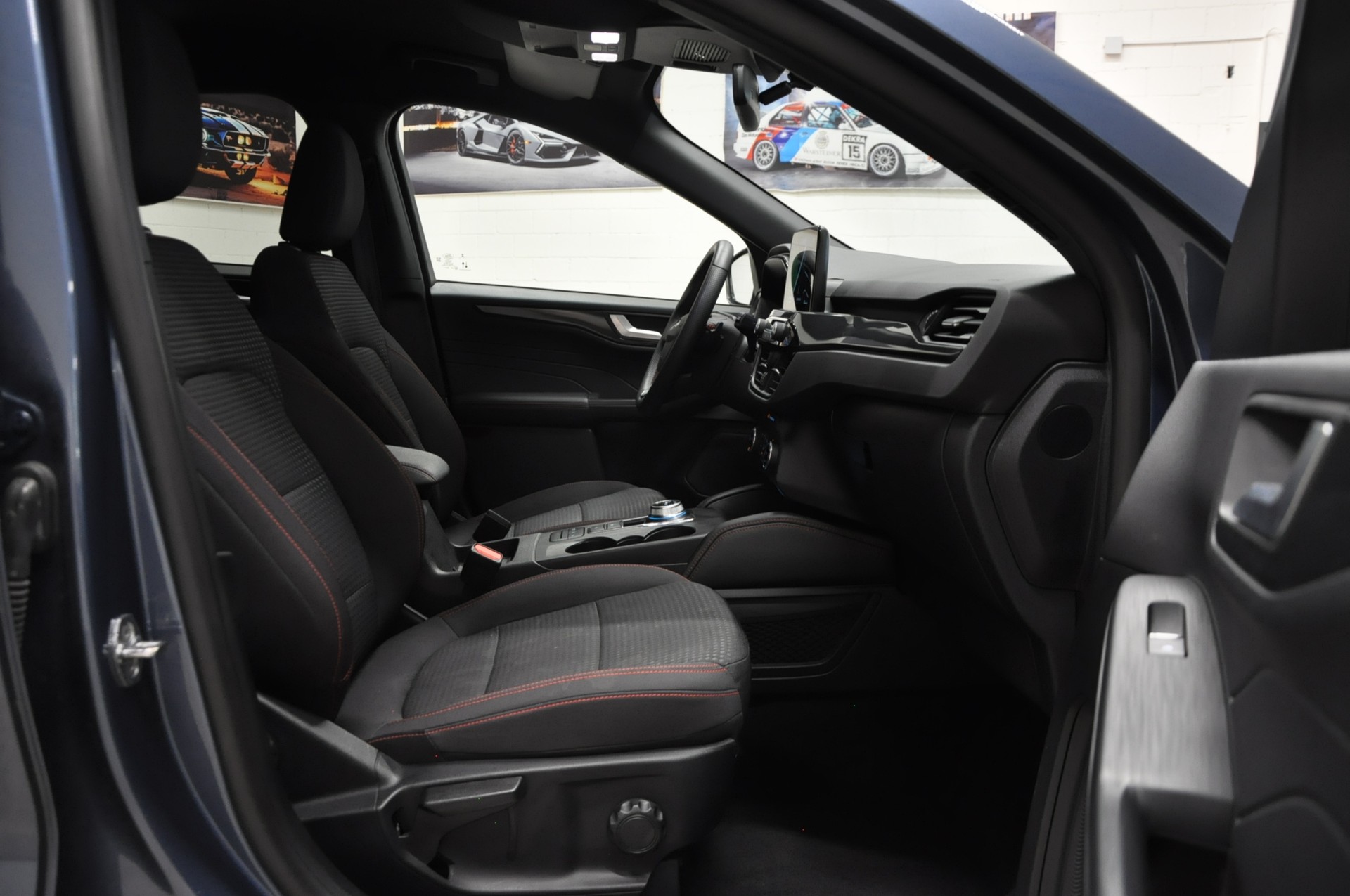 FORD Kuga 2.0 TDCi EcoBlue ST-Line 4WD-image-13