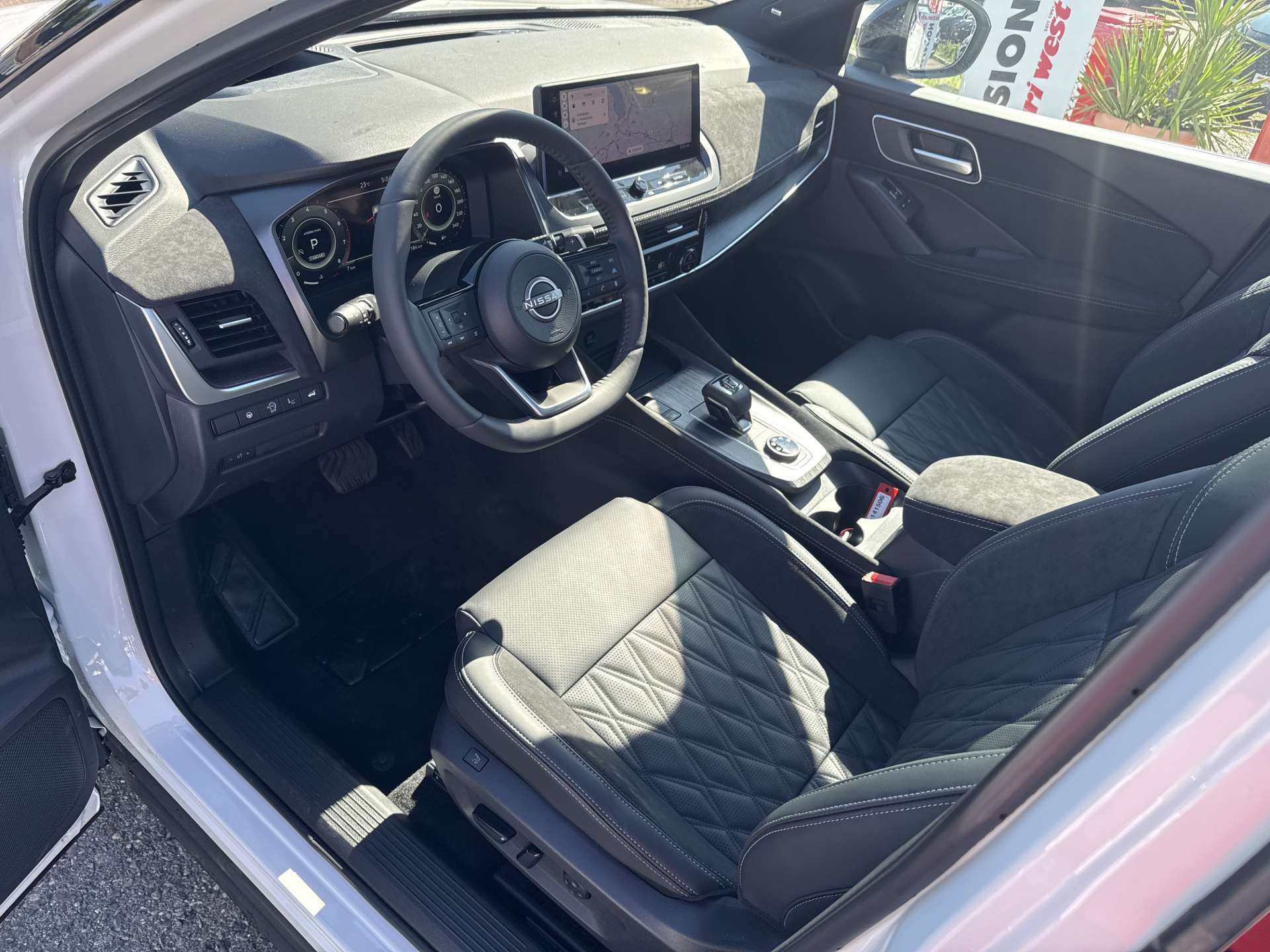 NISSAN Qashqai 1.3 DIG-T MHEV Tekna+ 4x4 Xtronic-Automat-image-5