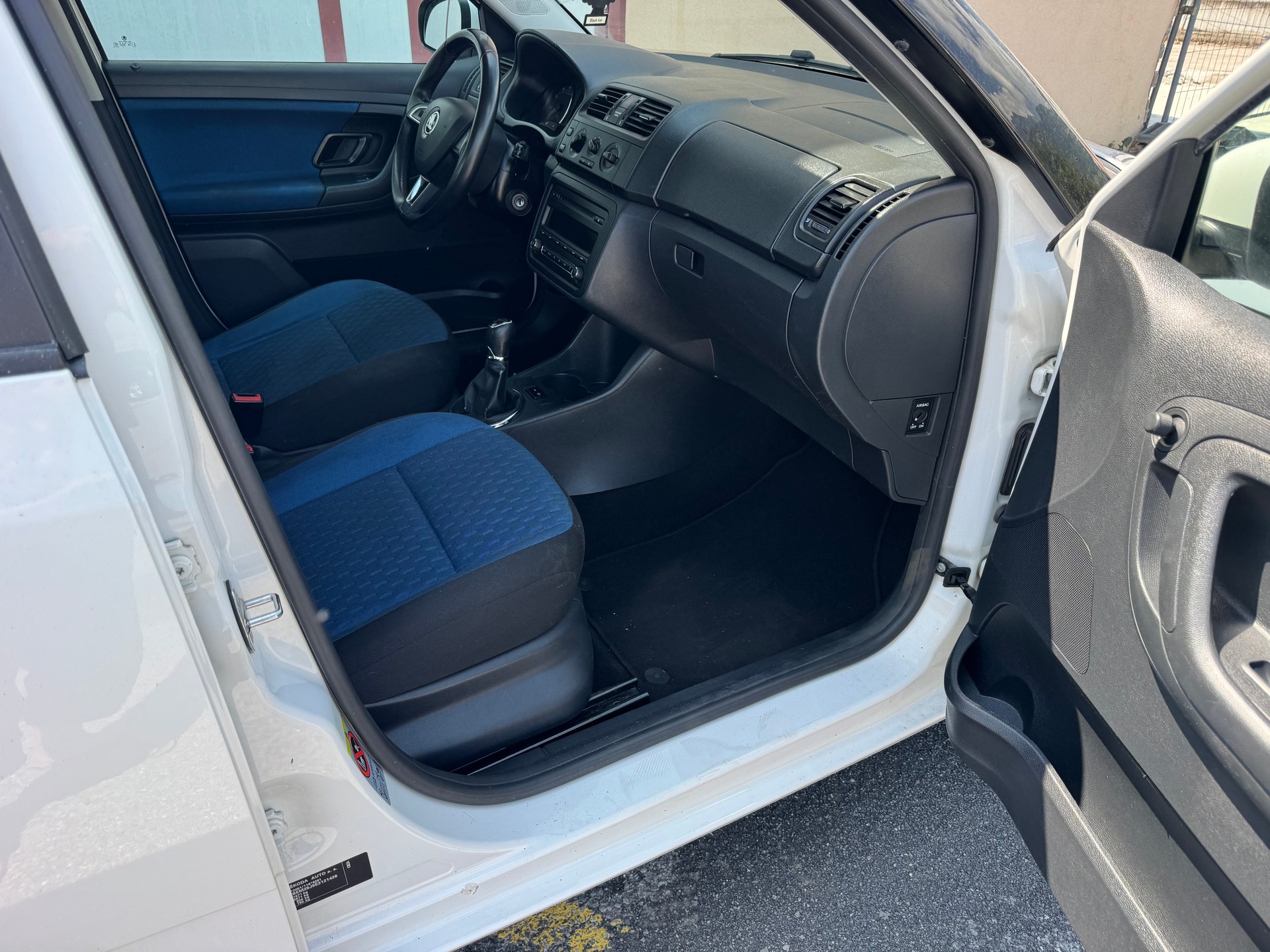 SKODA Fabia 1.2 TSI Ambition Plus-image-5